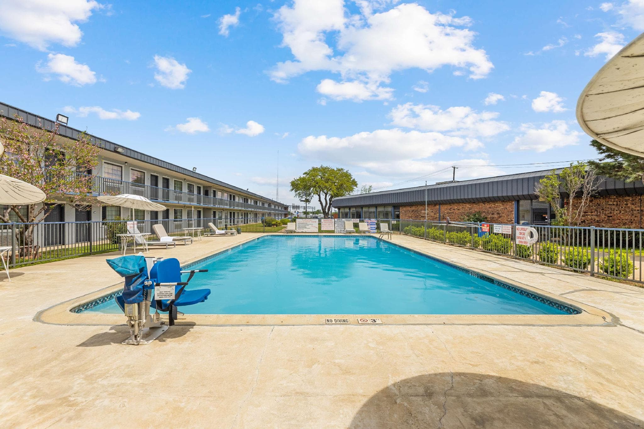 Americas Best Value Inn Ft. Worth Hurst photo 5