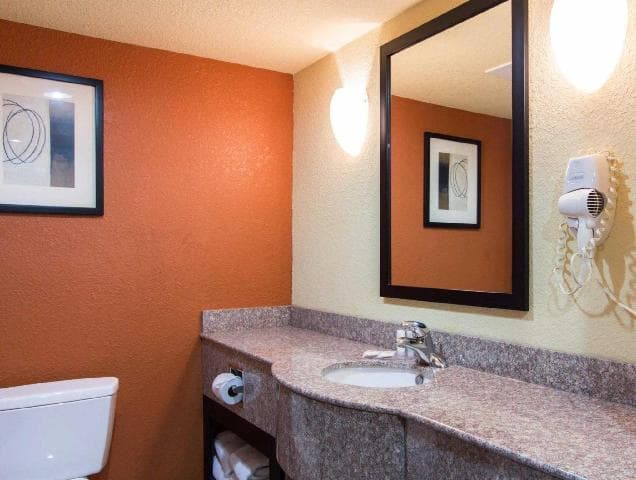 Comfort Inn & Suites Charleston Airport Convention Center photo 2