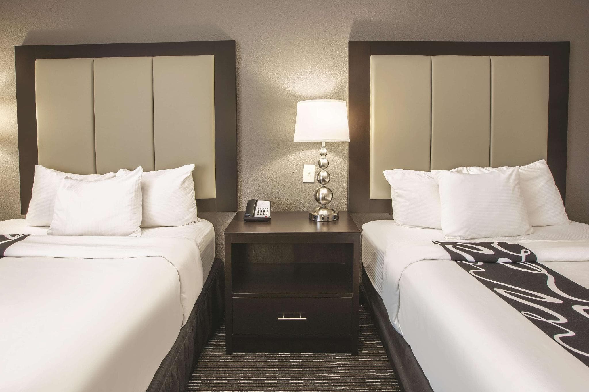 La Quinta Inn & Suites by Wyndham Hattiesburg - I-59 photo 2