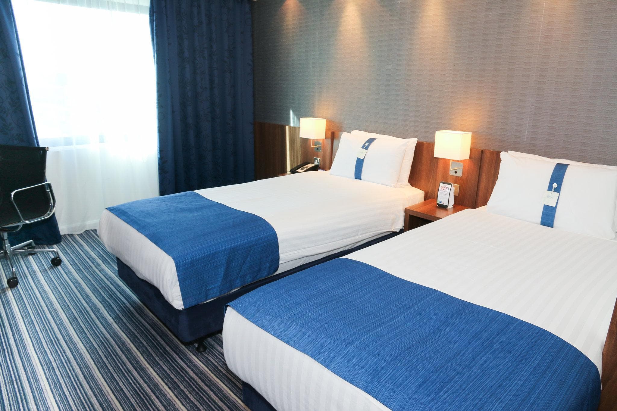 Holiday Inn Express London Heathrow T5 By IHG photo 2