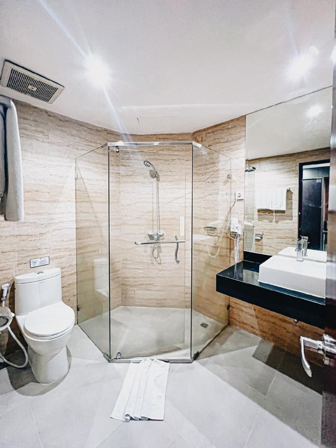 Hermes Palace Hotel Medan photo 2