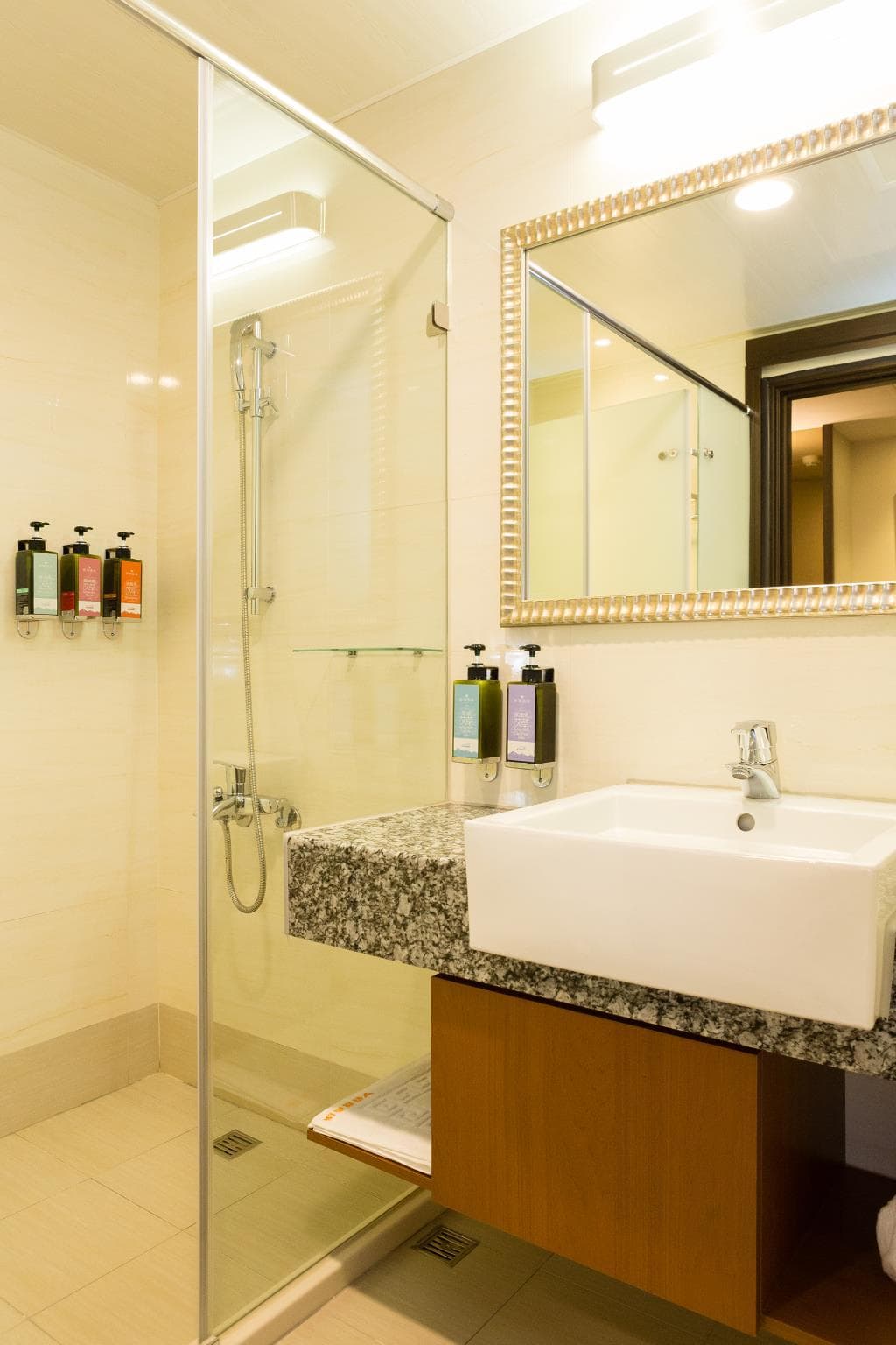 V-Hotel Vacation Hotel photo 4