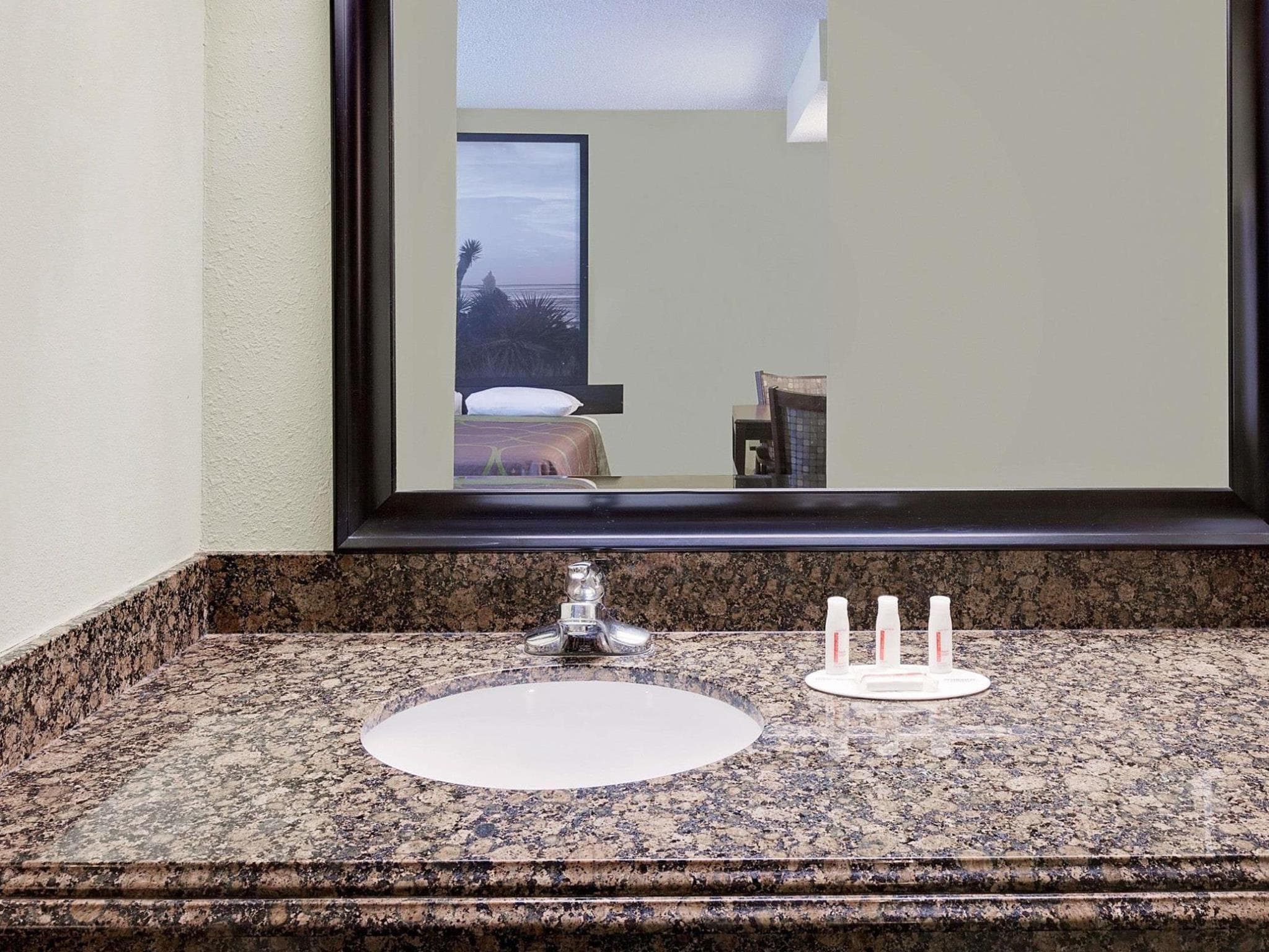 Super 8 by Wyndham Corpus Christi Northwest photo 4