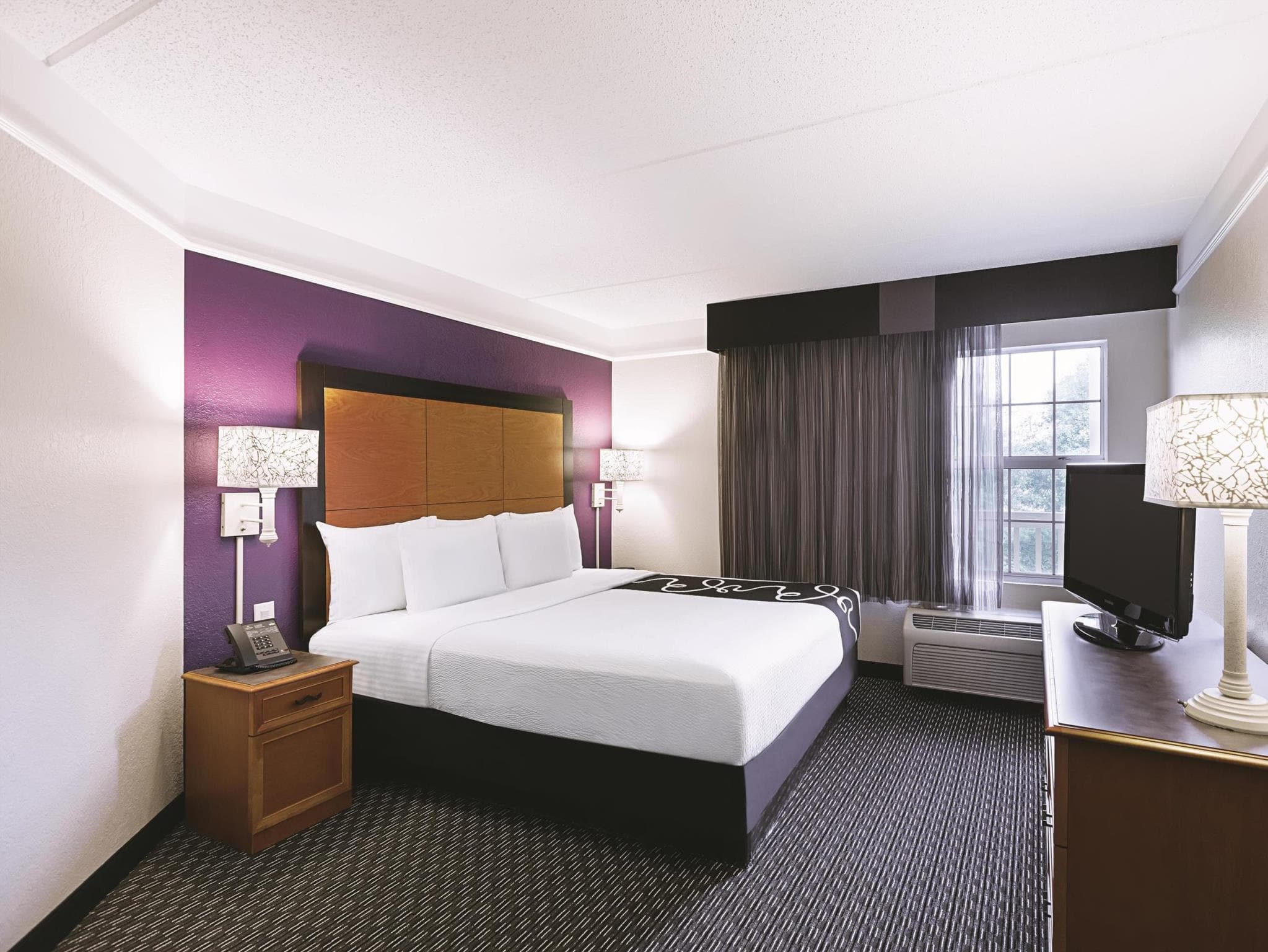 La Quinta Inn & Suites by Wyndham Raleigh Durham Airport photo 4