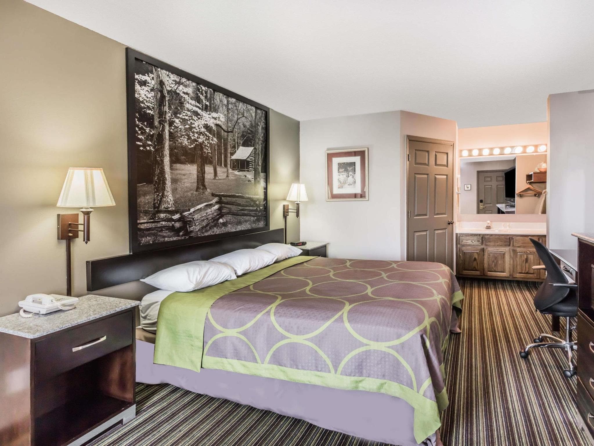 Super 8 By Wyndham Clinton photo 3