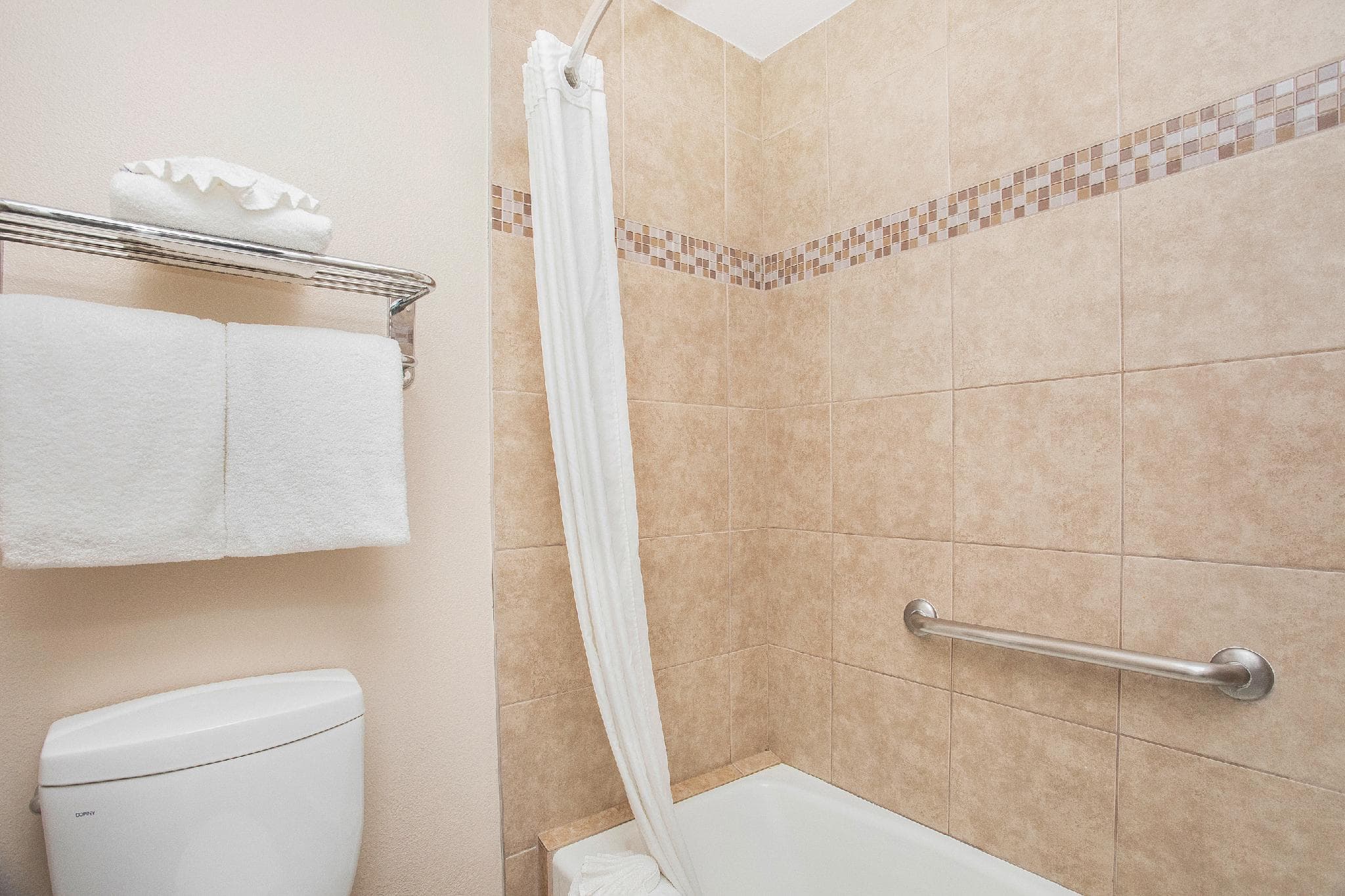 Stanford Inn & Suites Anaheim photo 2