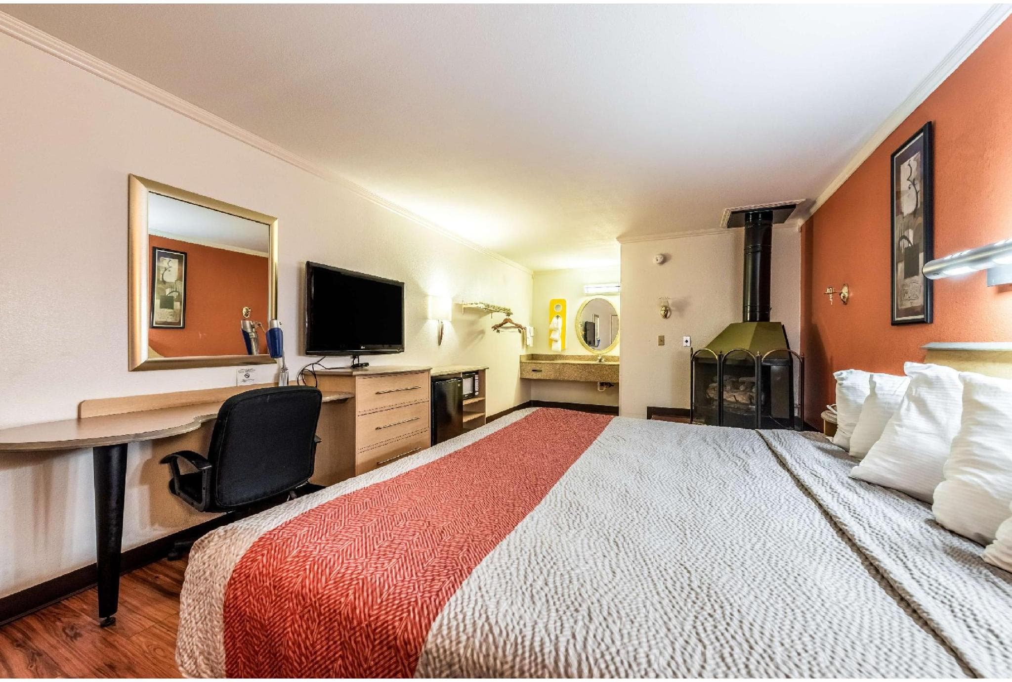 Motel 6 Gatlinburg, TN - Smoky Mountains
