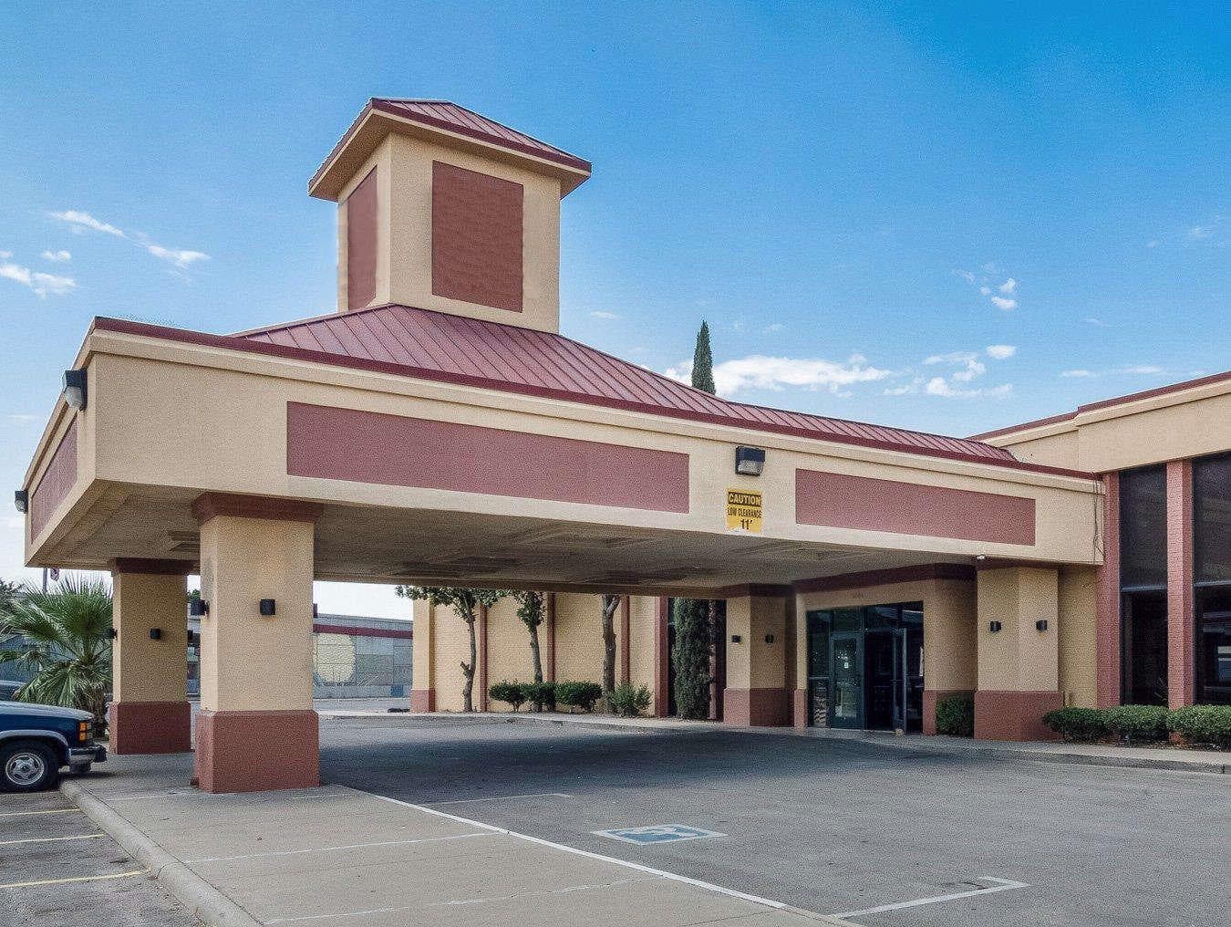 Ramada by Wyndham Odessa Near University of Texas Permian photo 3