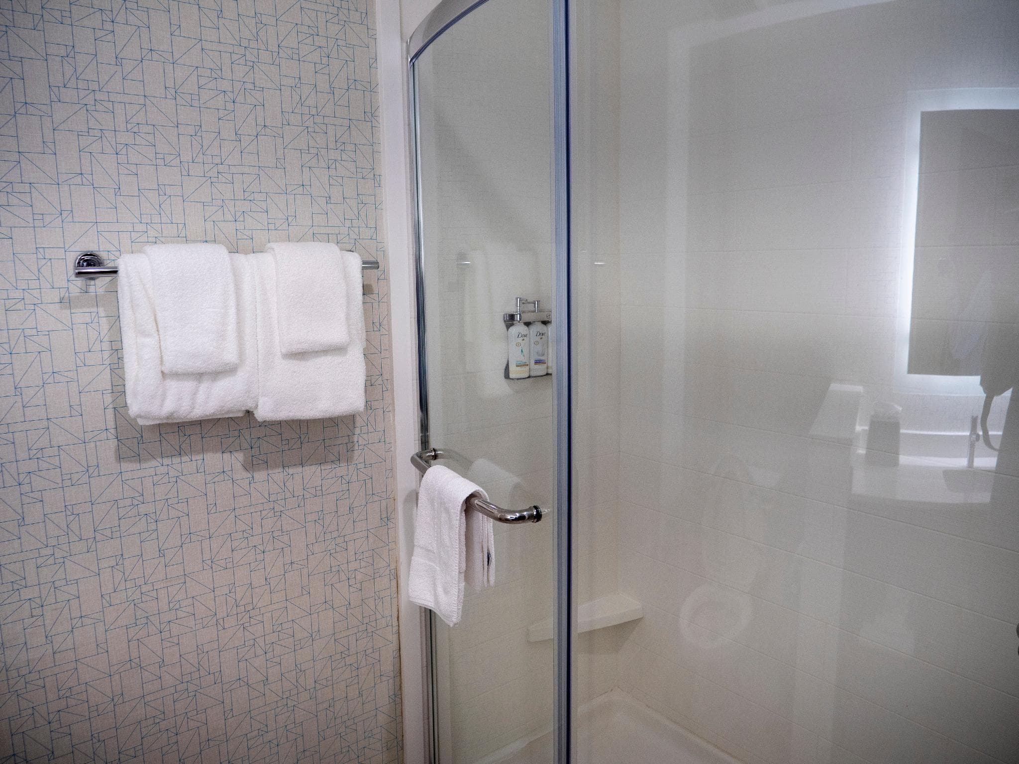 Holiday Inn Express & Suites Greenville Airport By IHG photo 2