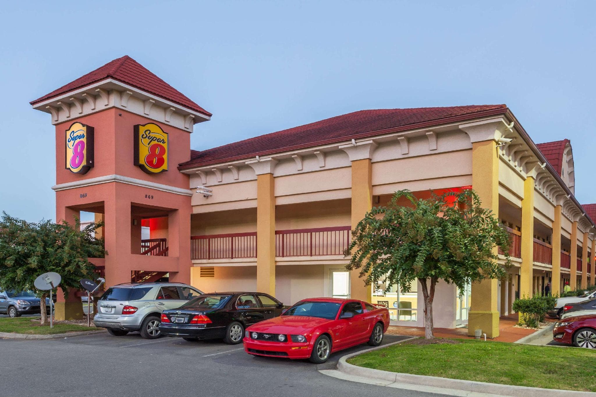Super 8 By Wyndham Dalton/Convention Center Area