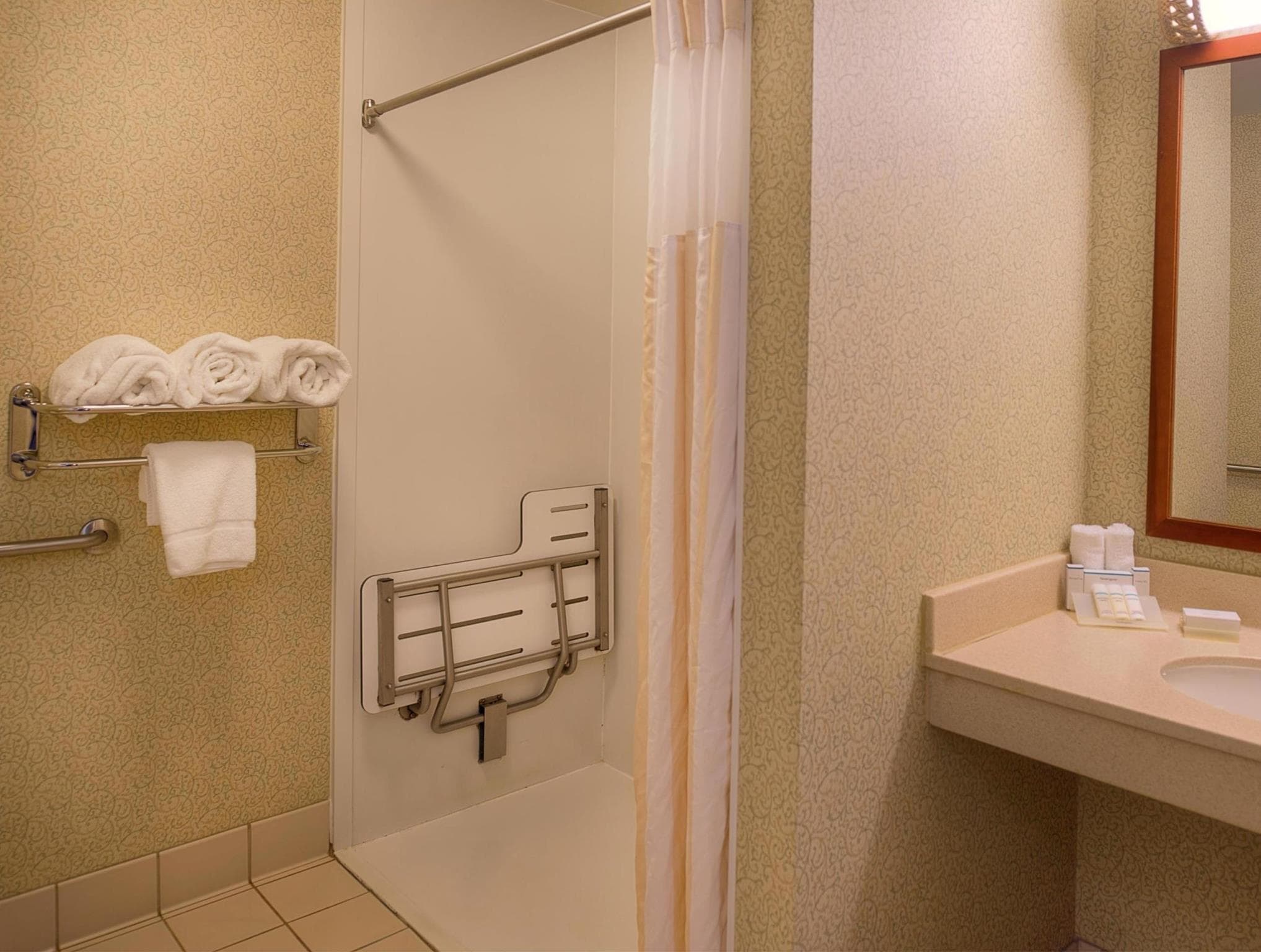 Hilton Garden Inn St. Louis/O'Fallon MO photo 2
