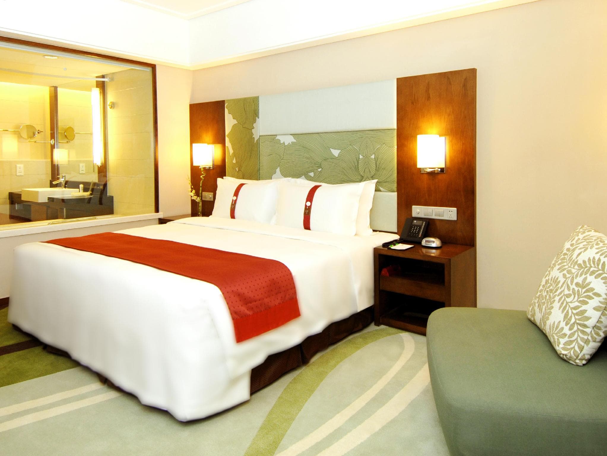 Holiday Inn Qingdao City Center By IHG photo 2
