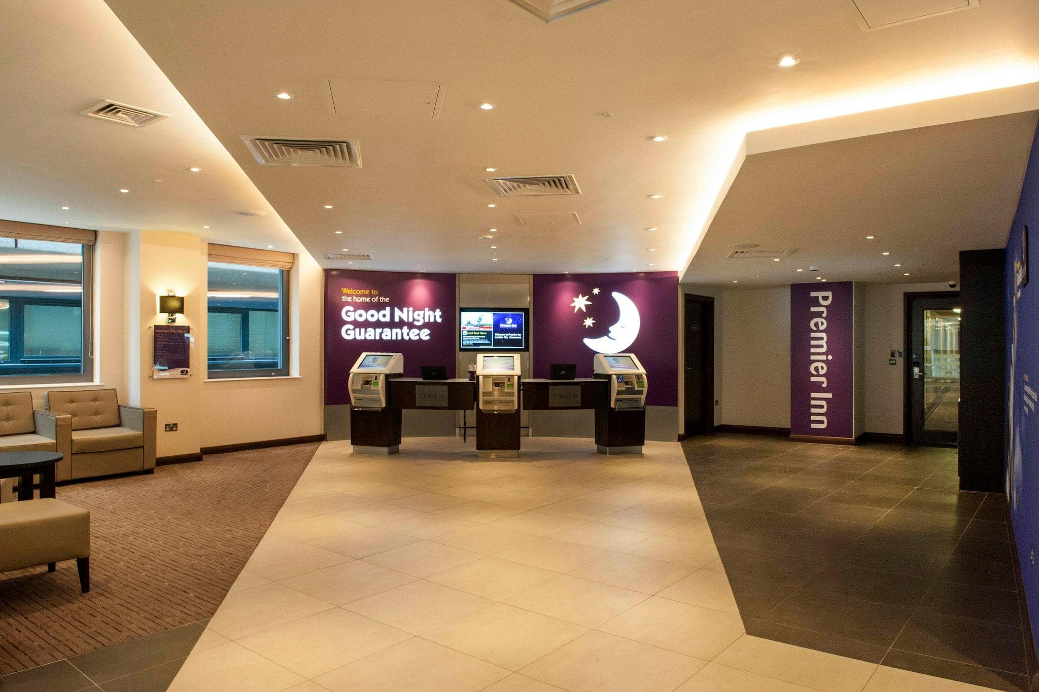 Premier Inn London Bank - Tower photo 4