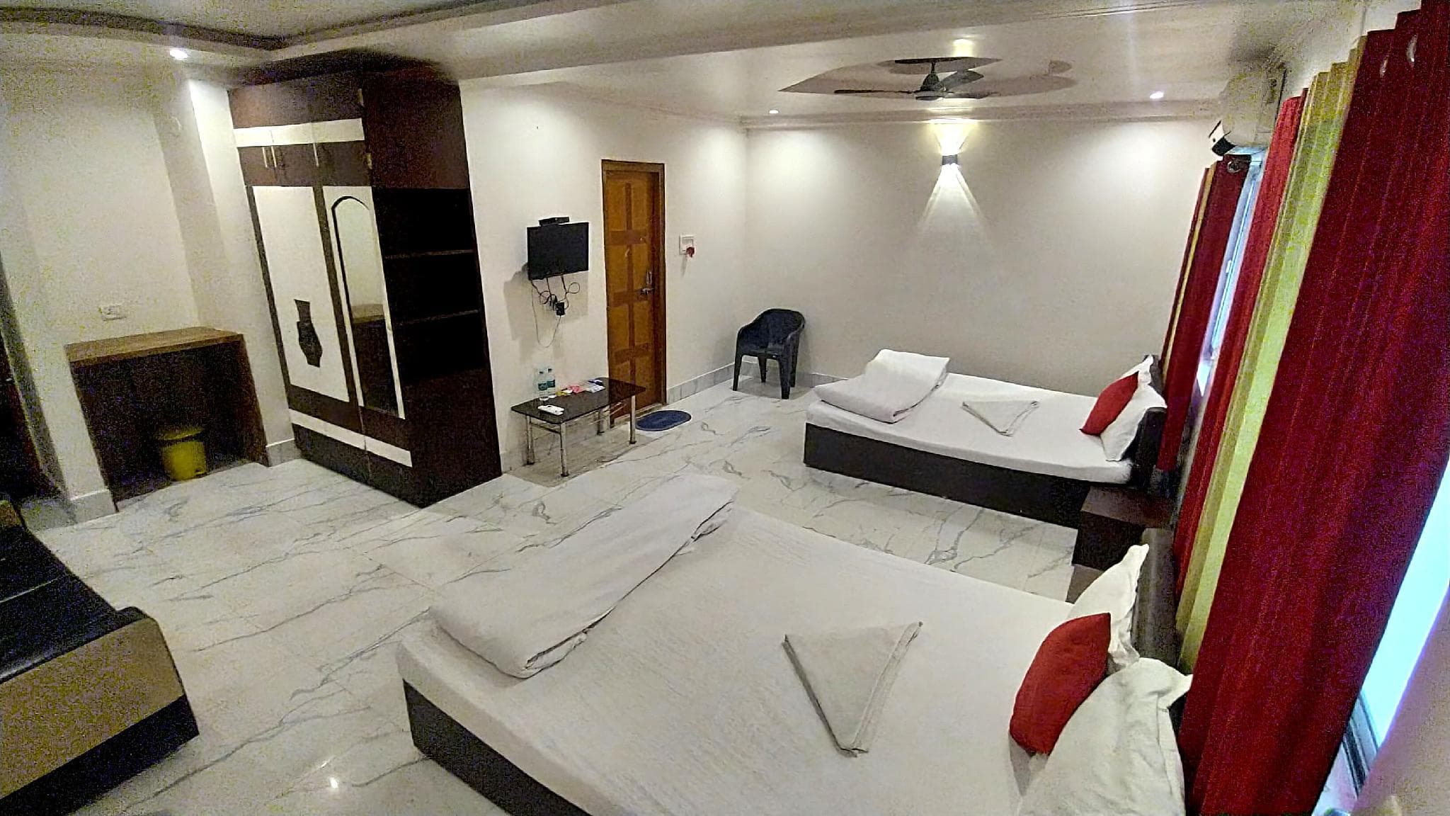 MADHU MAMATA HOTEL photo 2
