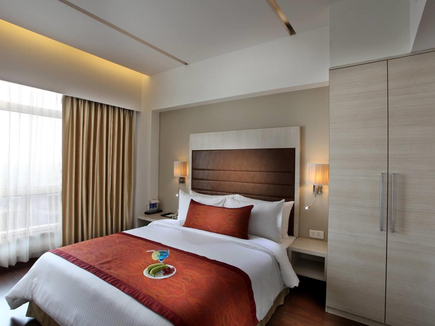 Mahagun Sarovar Portico Suites Ghaziabad photo 4