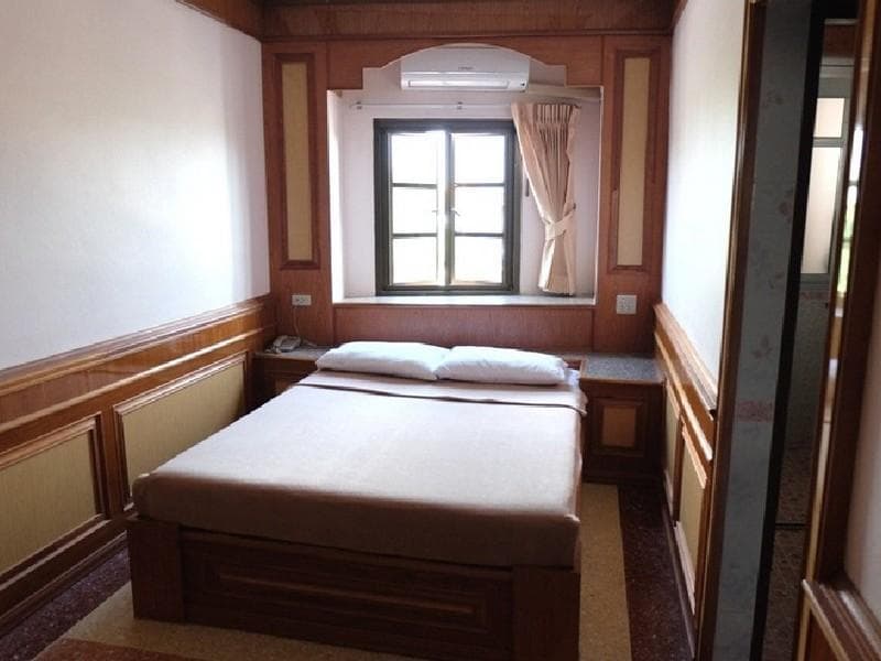 Rose Garden Hotel photo 2
