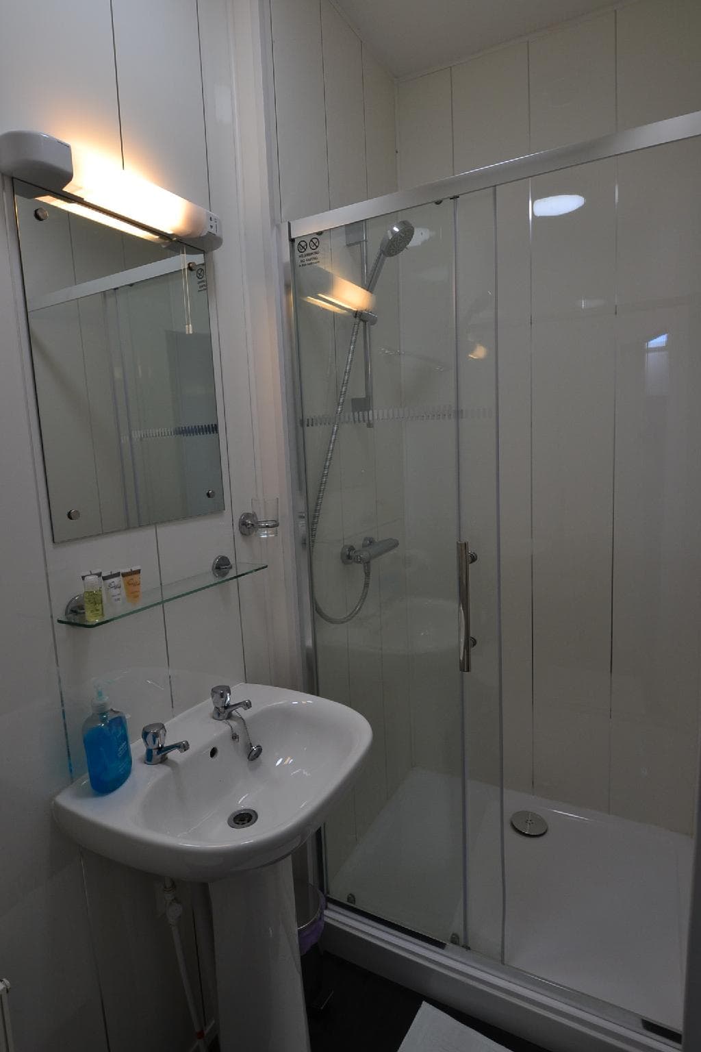 Hotel 33 photo 2