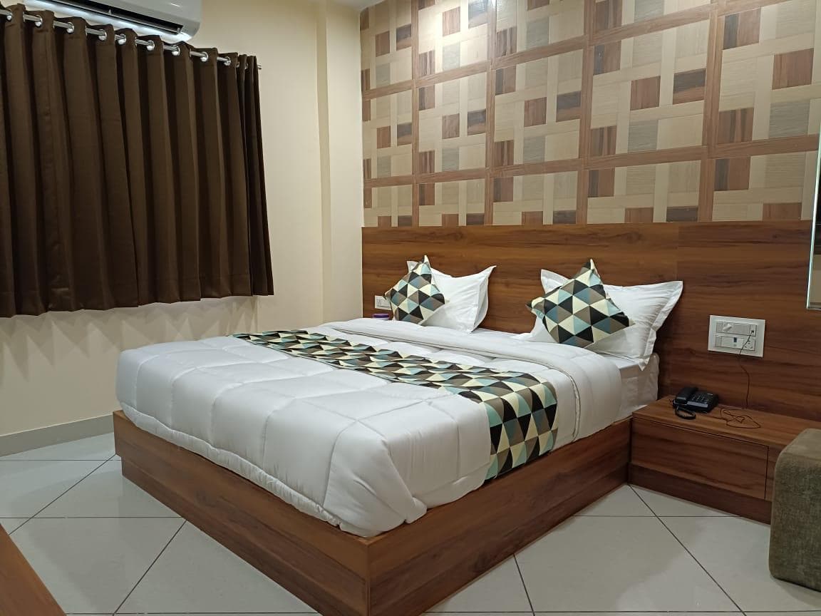 Maruti Group of Hotels - Shri Naman photo 2