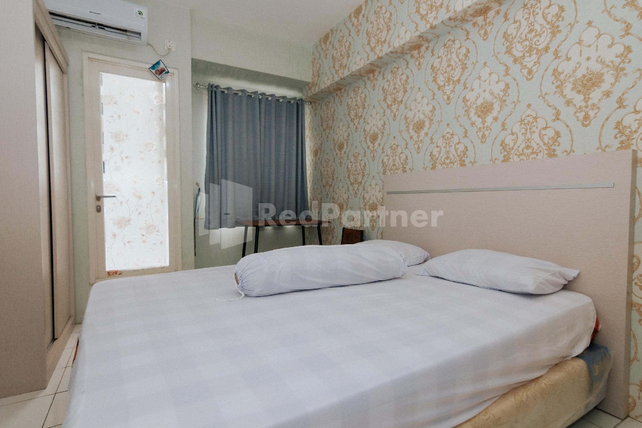 RedLiving Apartemen Podomoro Golf View Queen Room Tower Dahoma