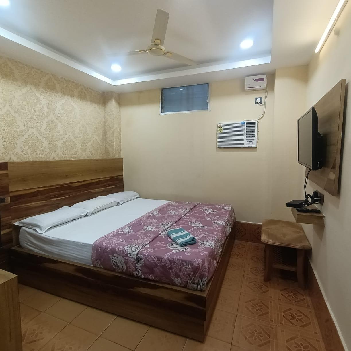 HOTEL SUKHMANI photo 2
