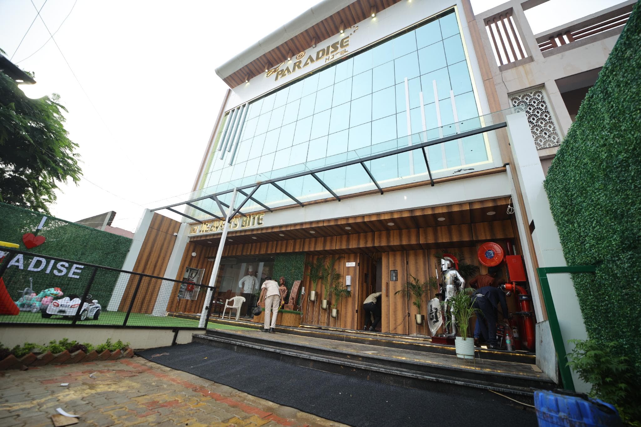 THE PARADISE HOTEL photo 3