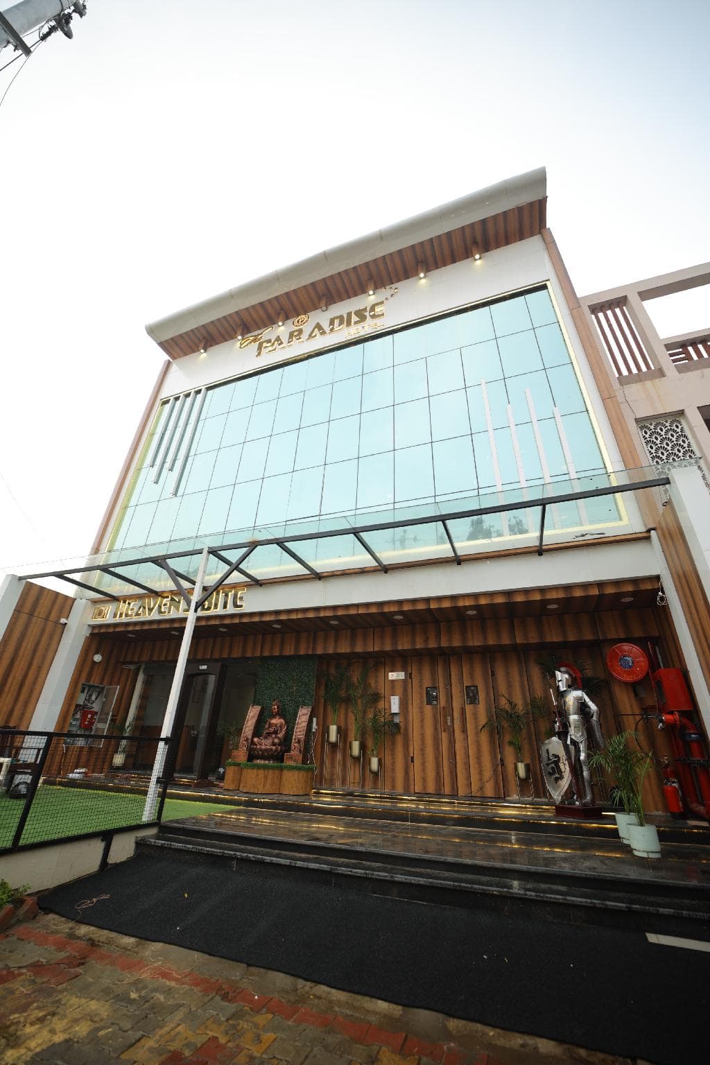 THE PARADISE HOTEL