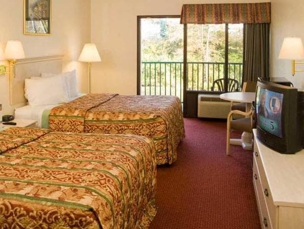 Pigeon River Inn photo 4