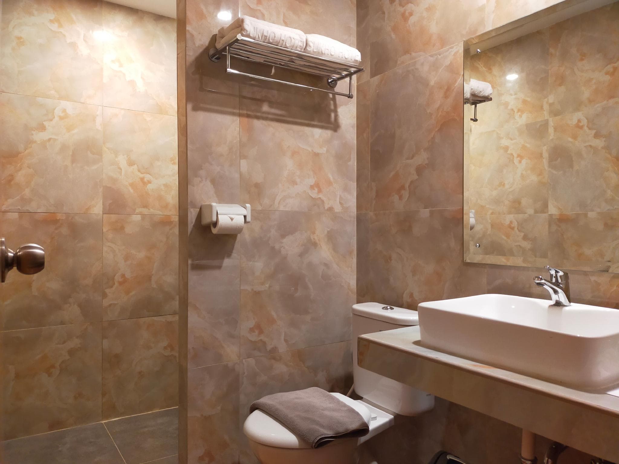 Sukho Hotel Tangerang photo 2