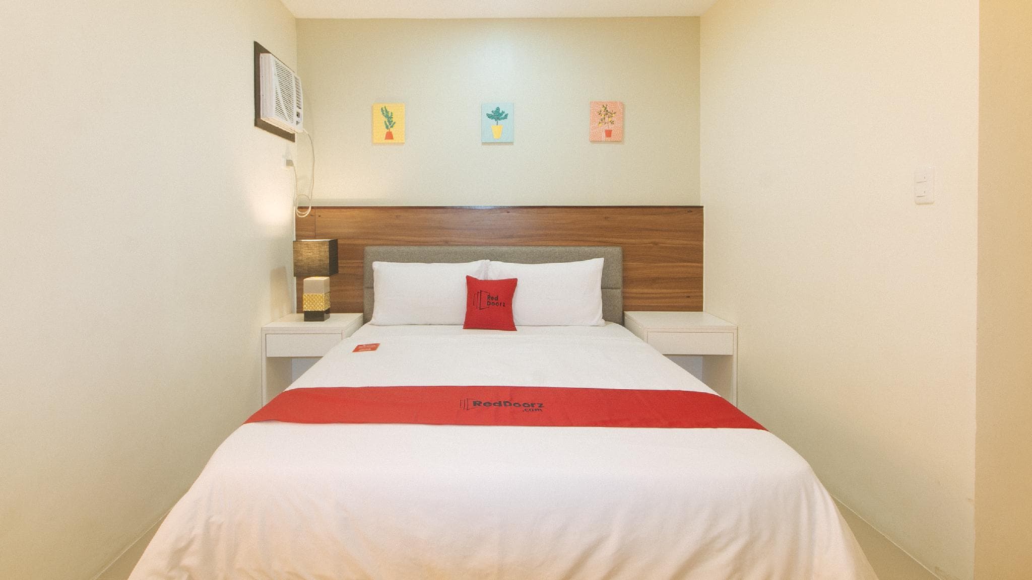 RedDoorz @ Leoncia Apartelle Mandaue City