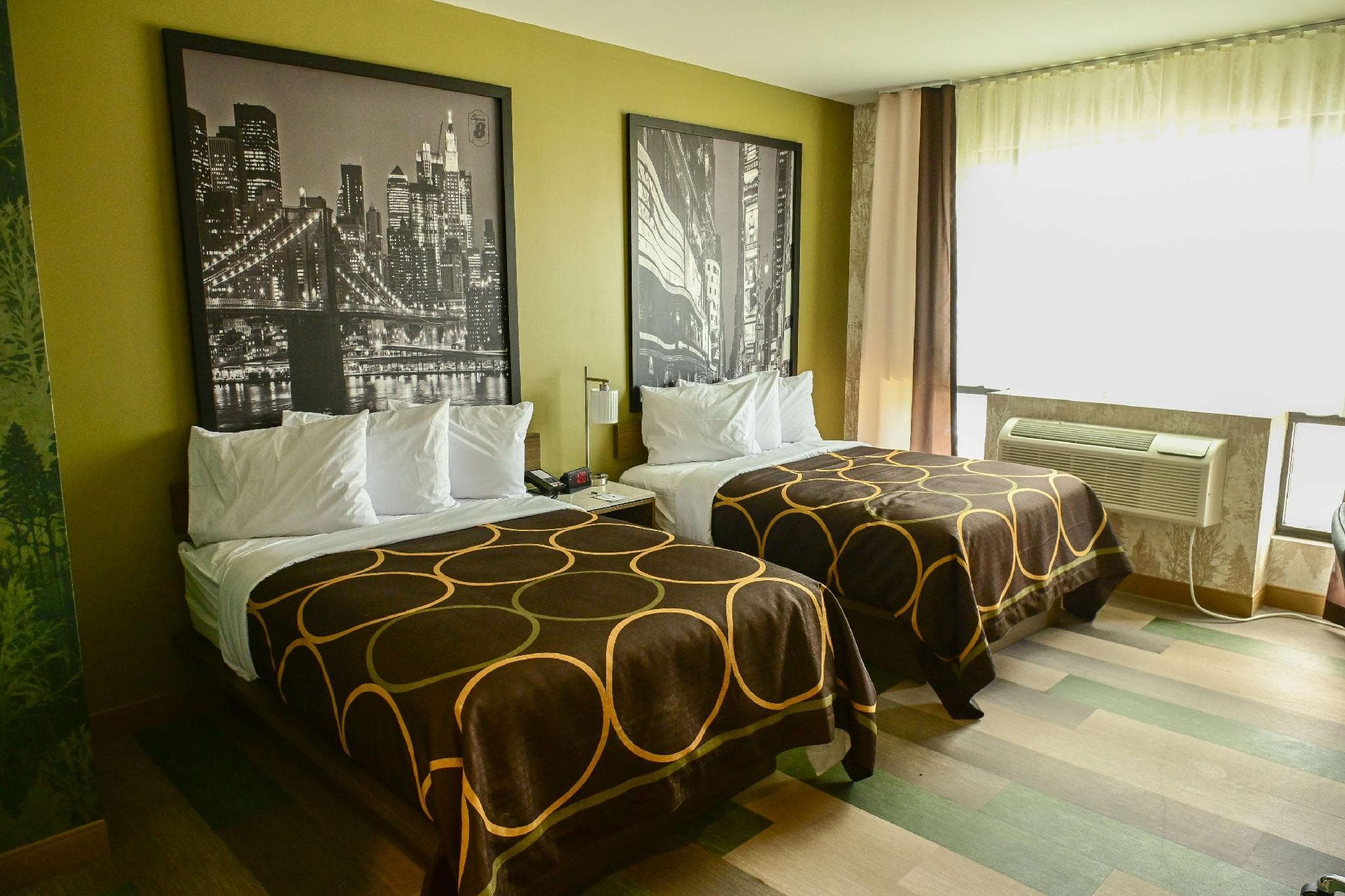 Super 8 by Wyndham Bronx Near Botanical Garden photo 2