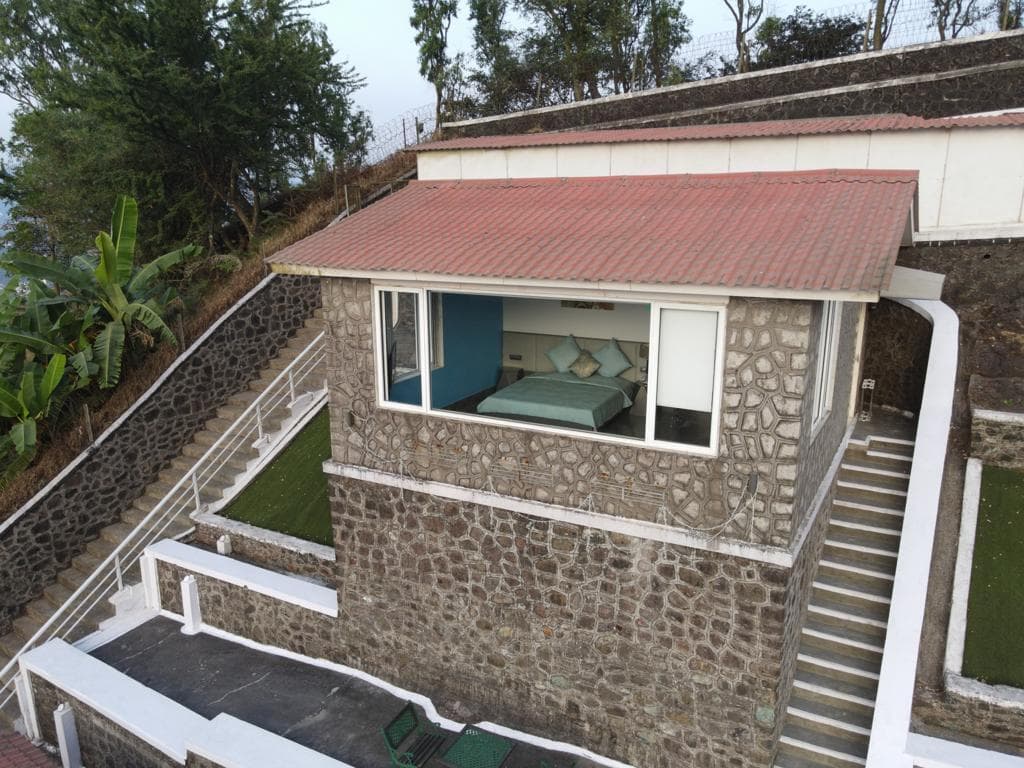 360 South, Khandala photo 3