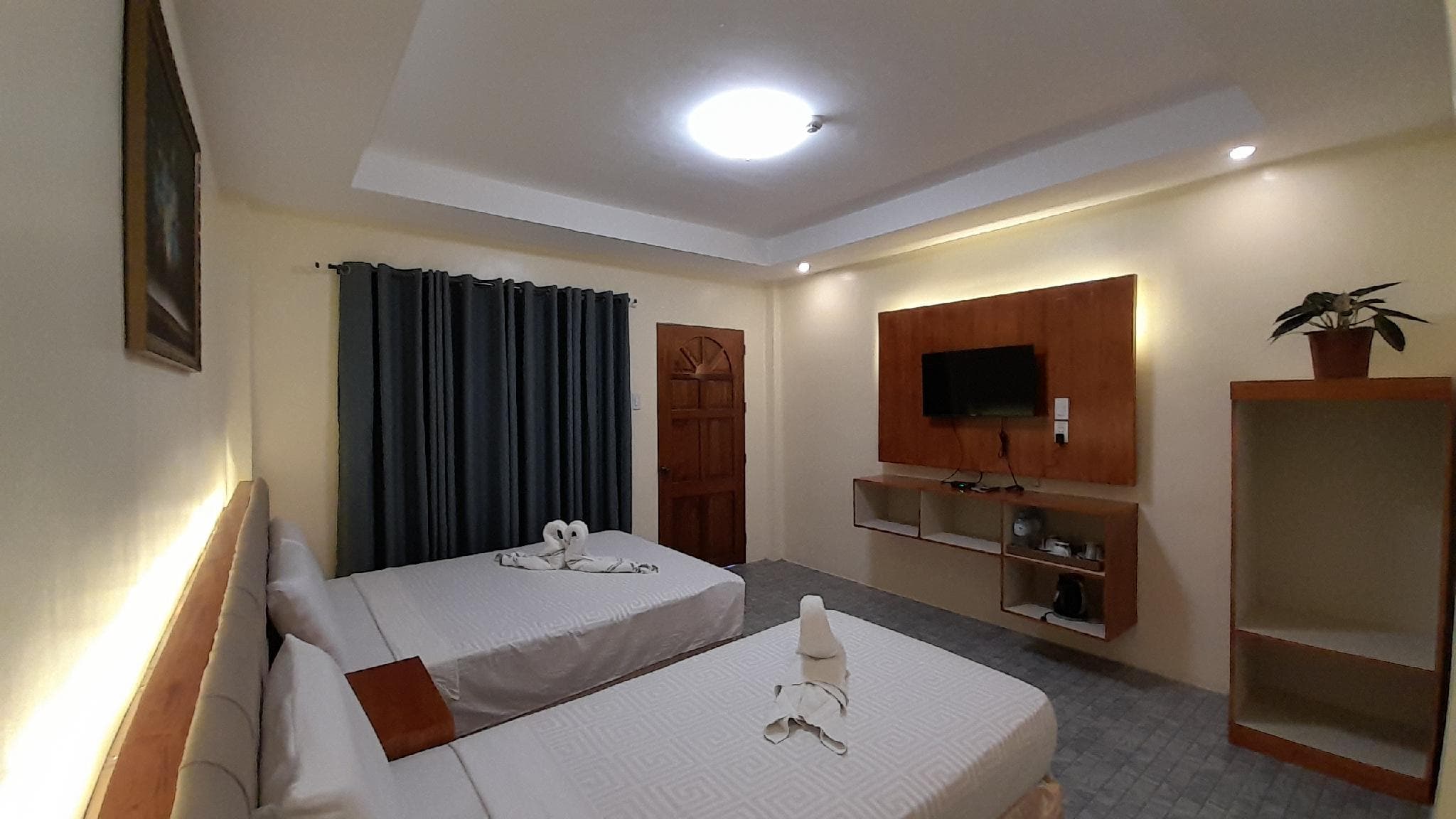 CAMOTES TOURIST INN photo 2