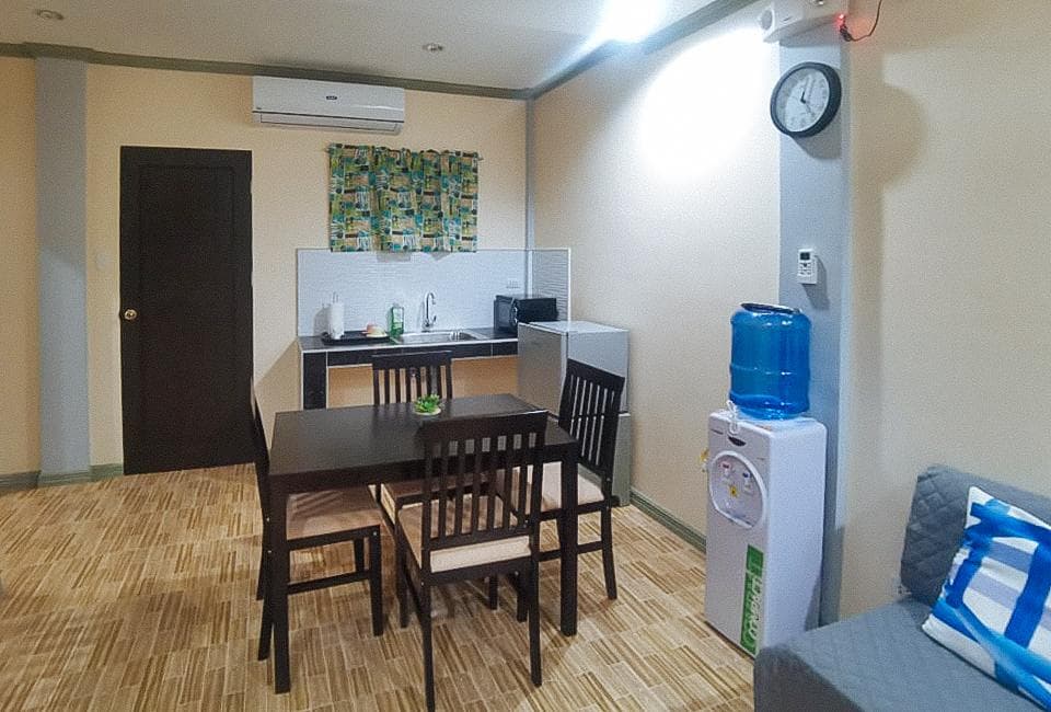 AJ Residences Apartelle Camotes RedPartner photo 4