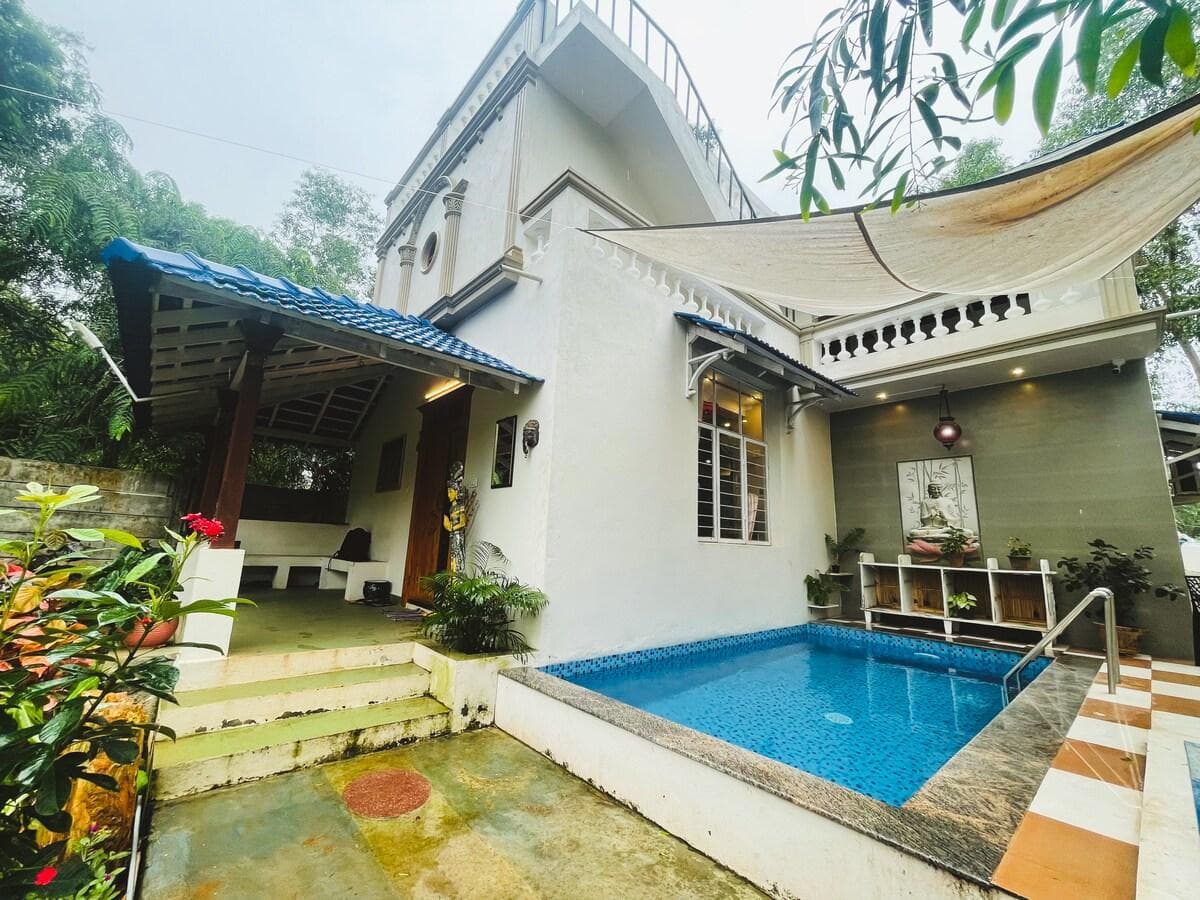 Italian Luxury Villa Siena With Garden & Pool