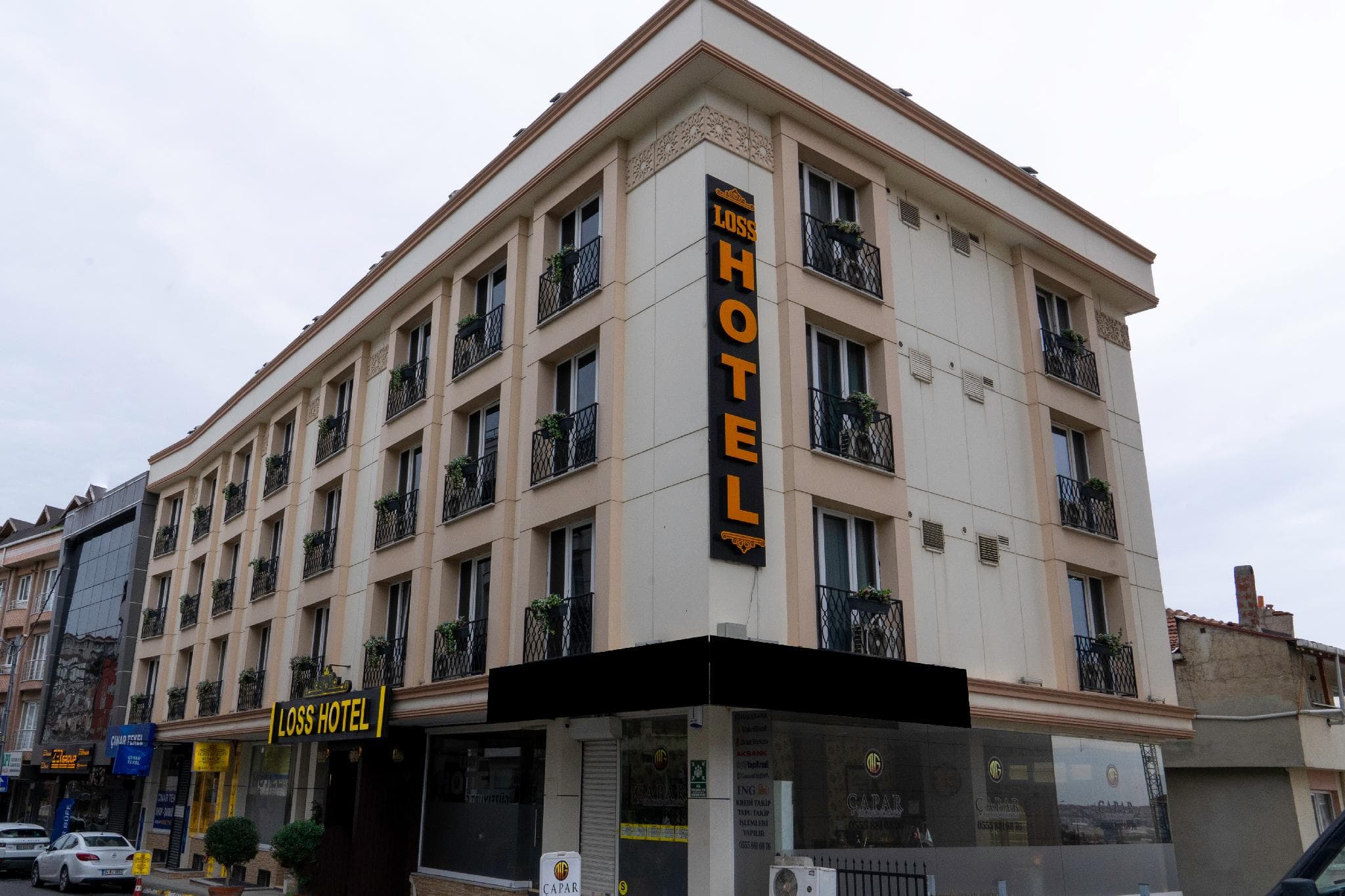 LOSS HOTEL