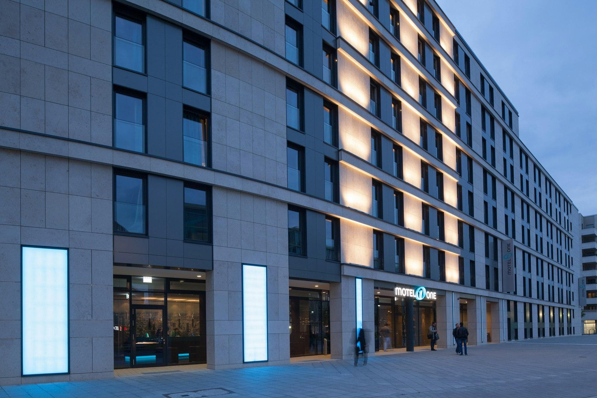 Motel One Frankfurt Messe photo 2