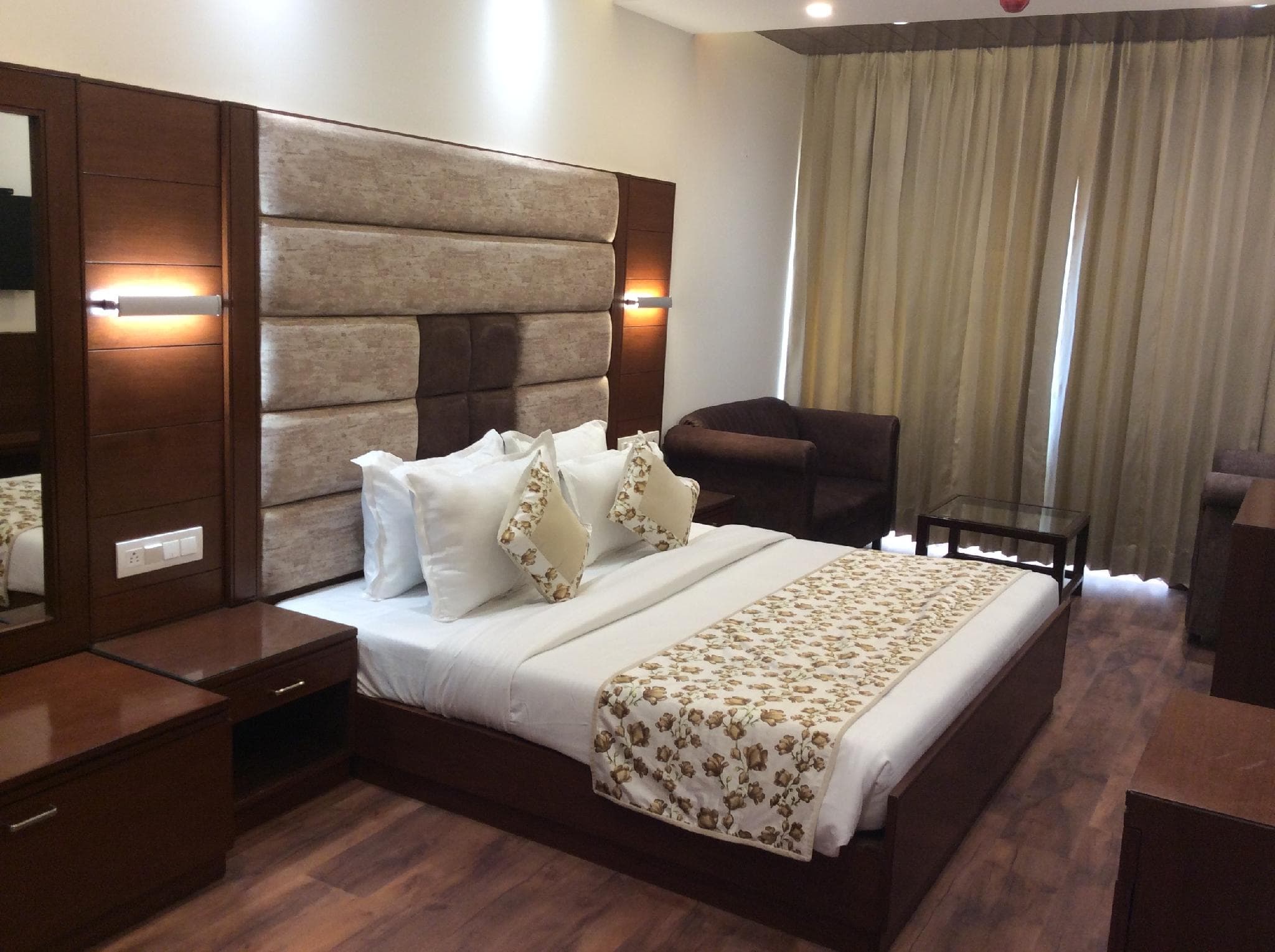 hotel the saffron