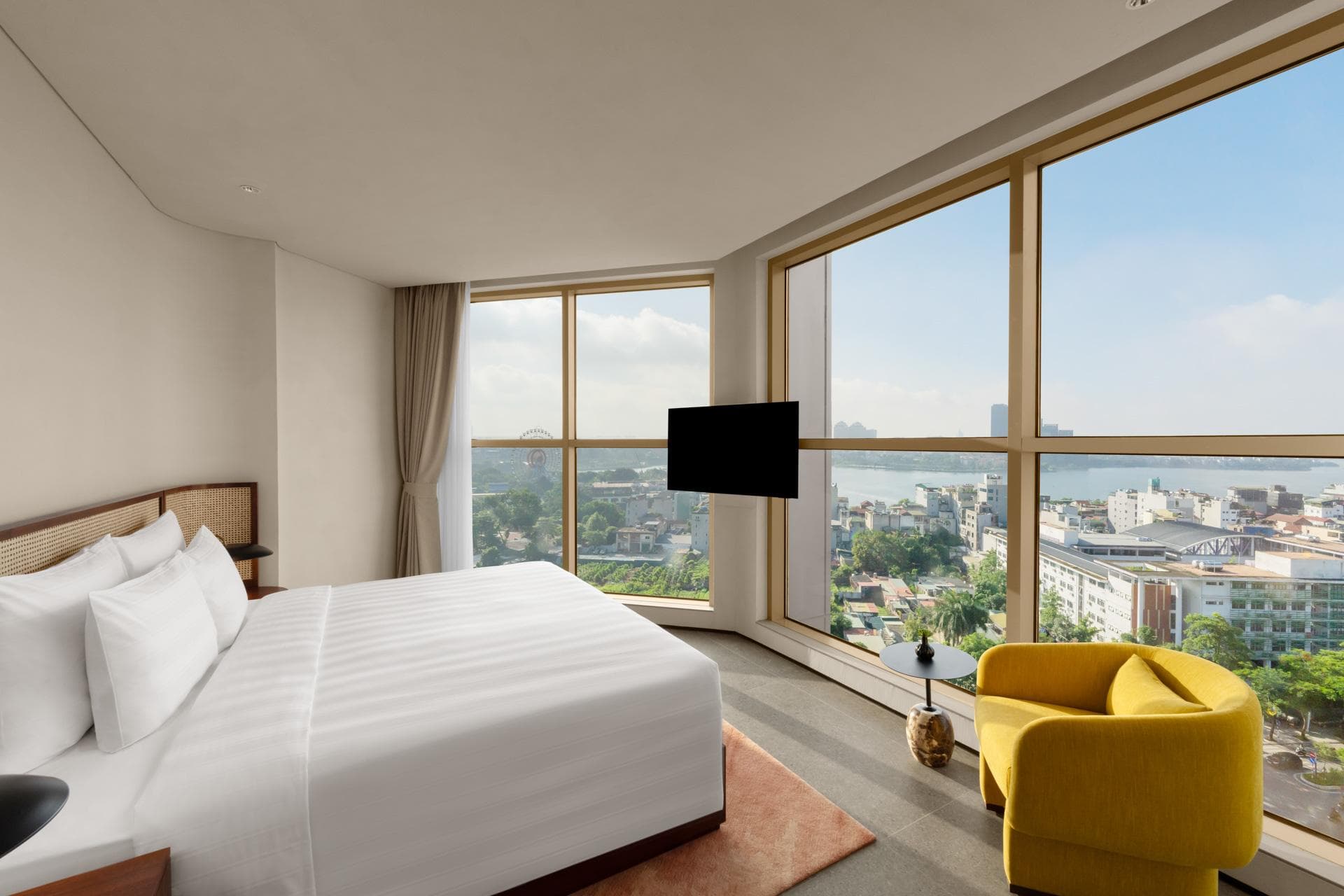 L7 WEST LAKE HANOI by LOTTE HOTELS photo 2