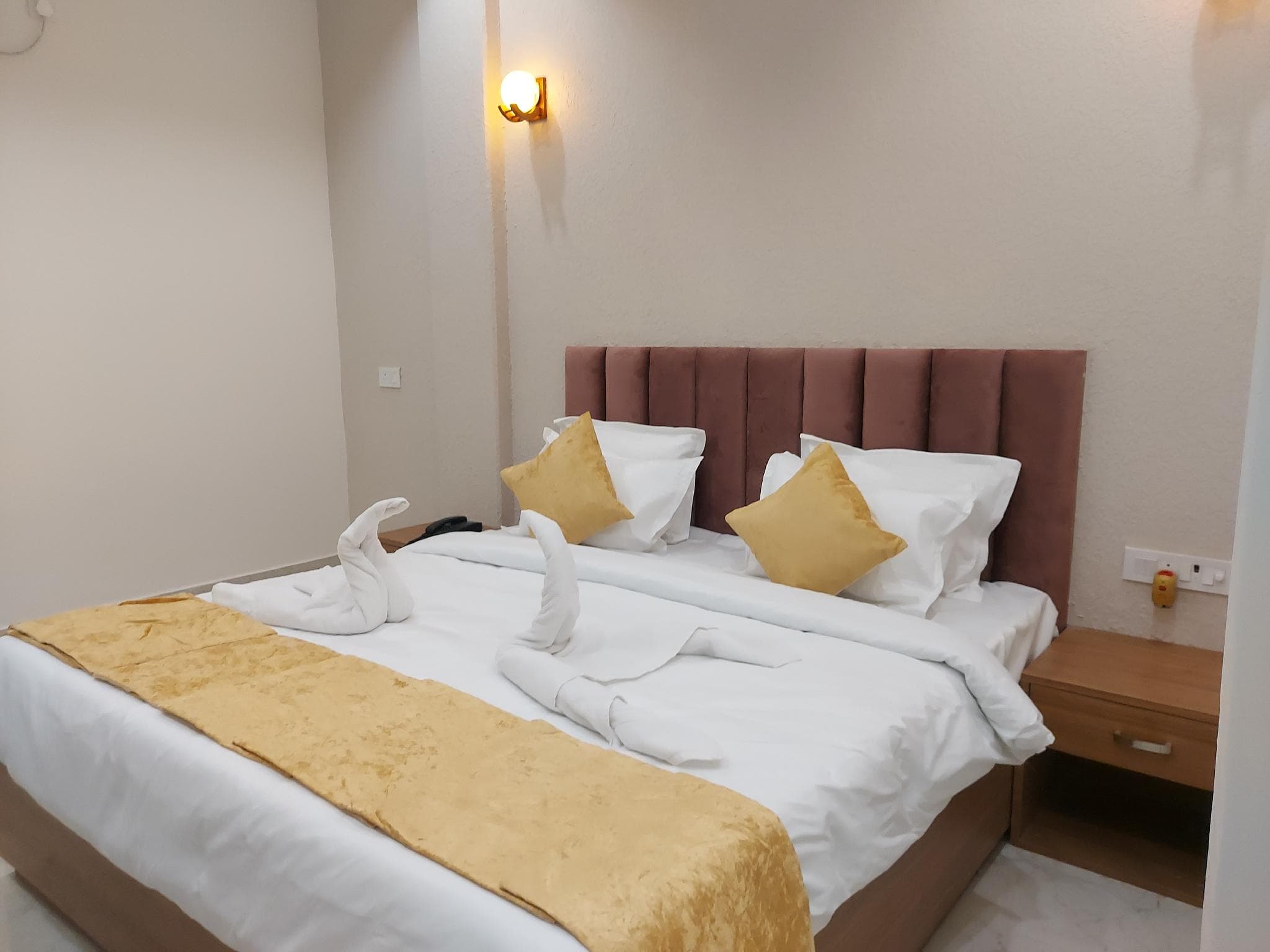 Hotel Satsang Grand photo 2