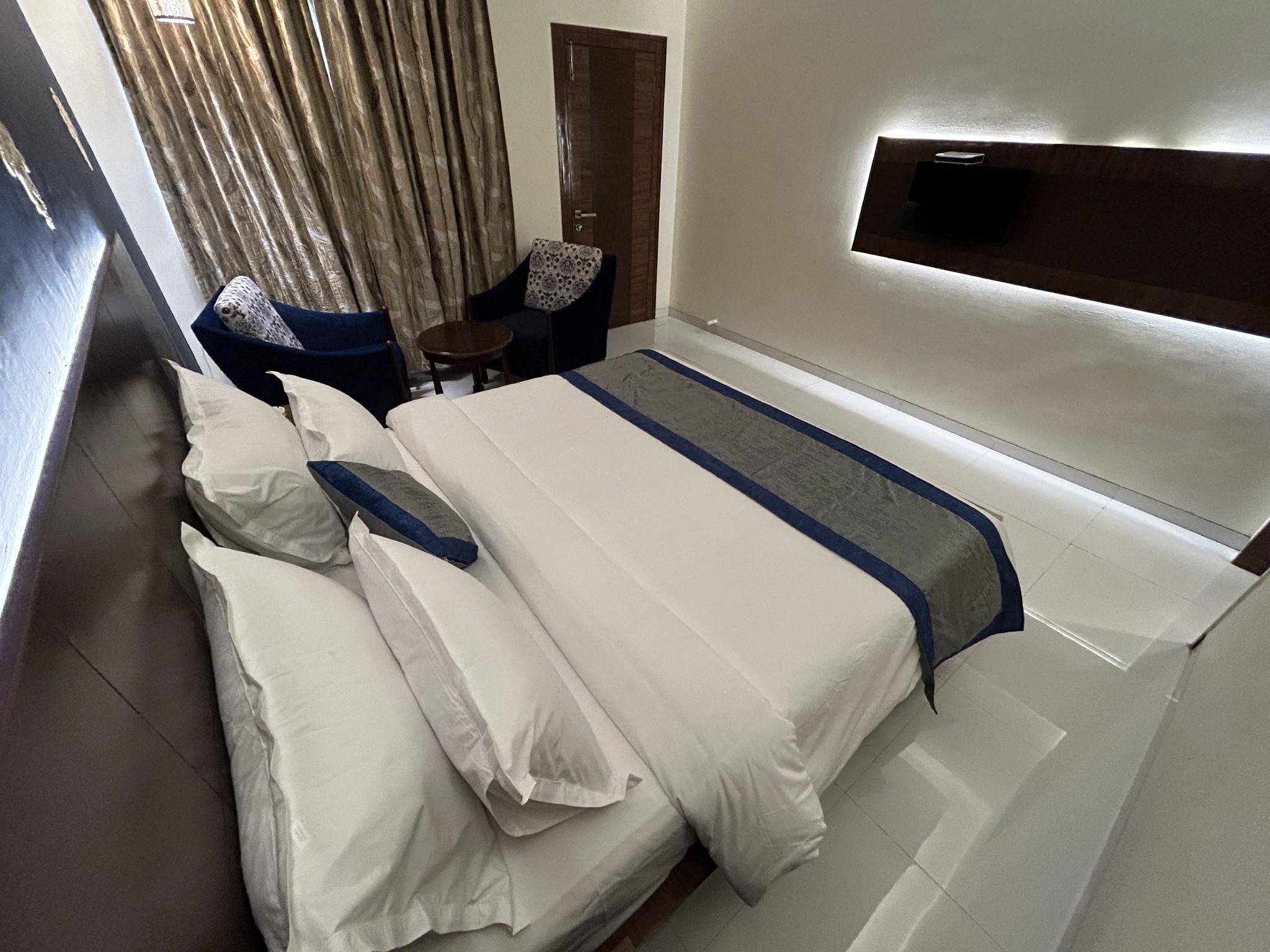Hotel Gautam photo 2