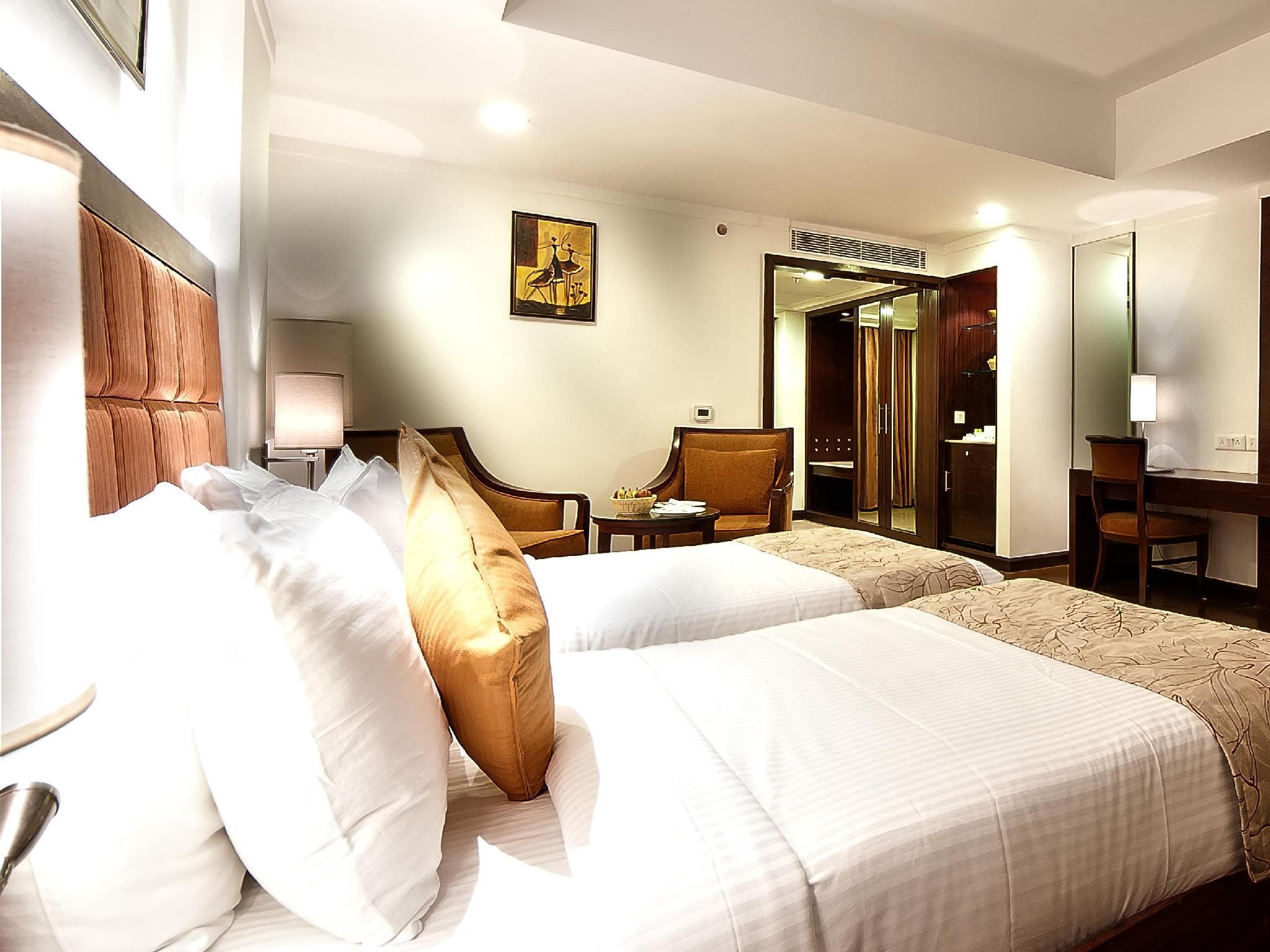 Golden Plaza Hotel photo 3