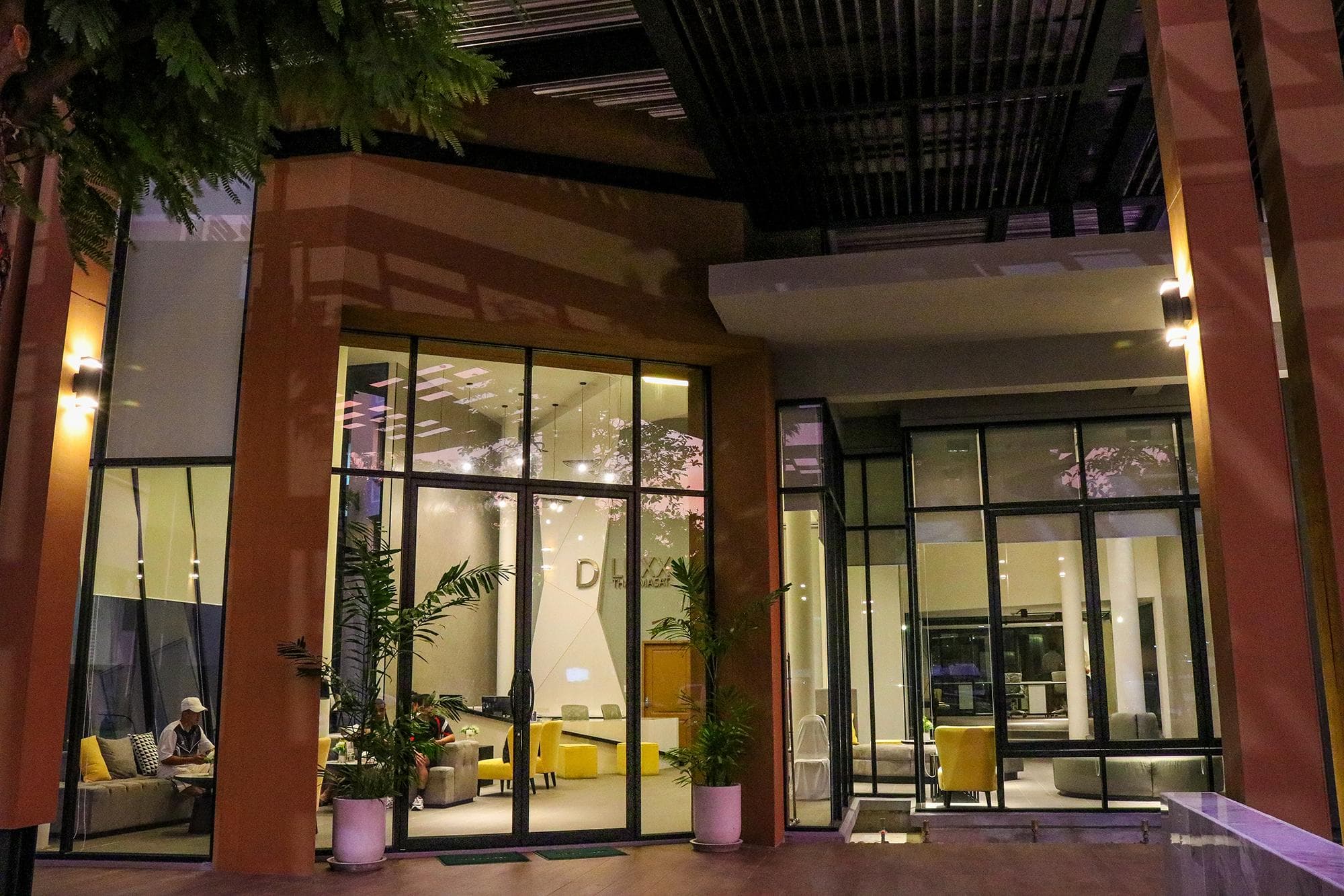 DLUXX THAMMASAT photo 5