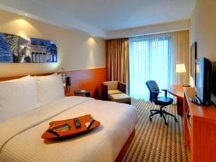 Hampton by Hilton London Luton Airport photo 2