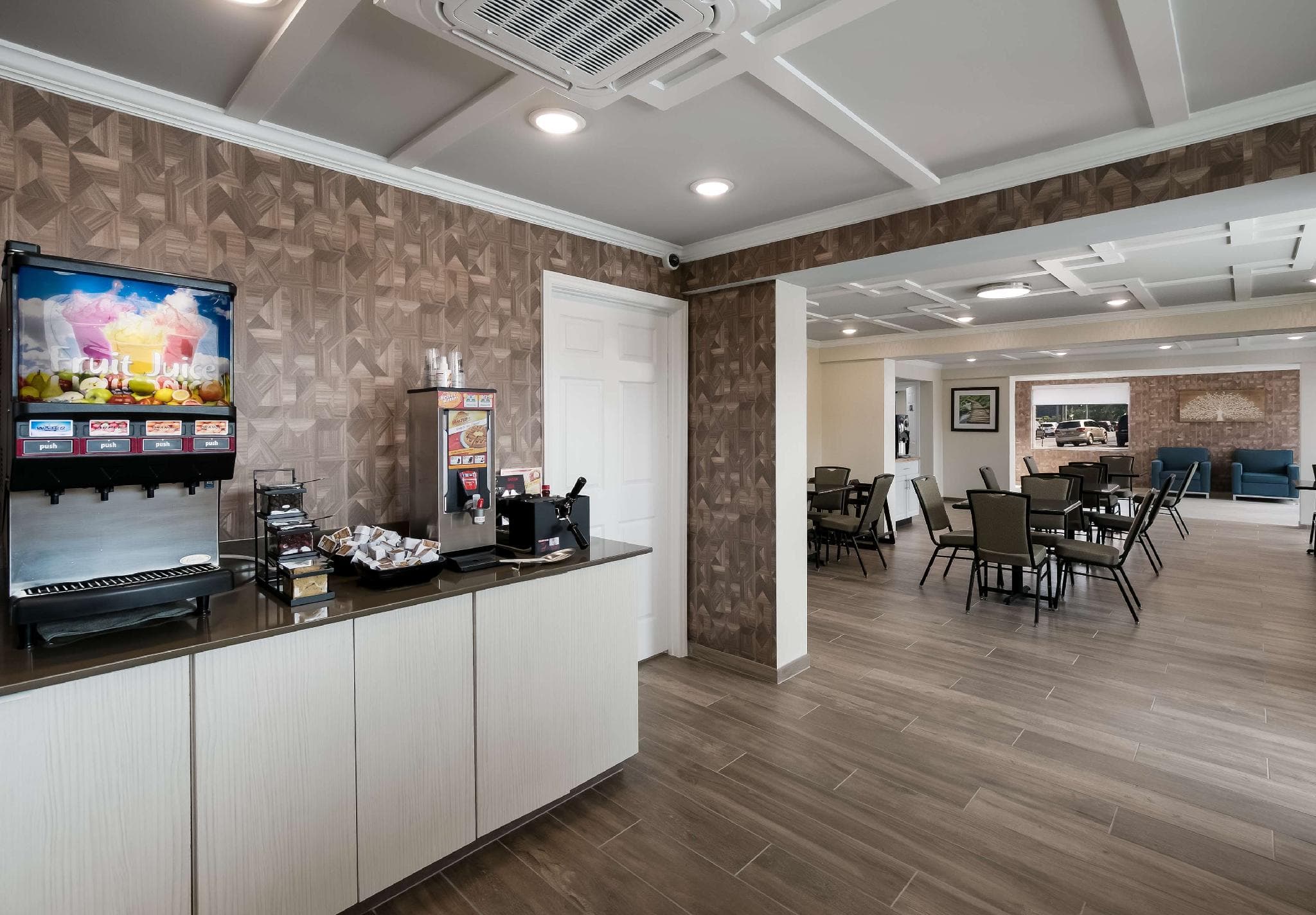 SureStay Plus by Best Western Pigeon Forge photo 3