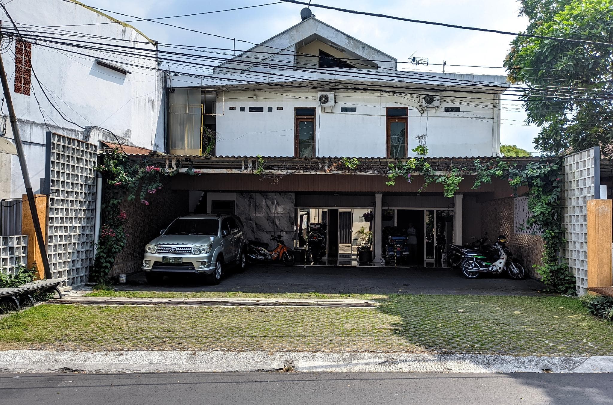 PULOSARI LIVING