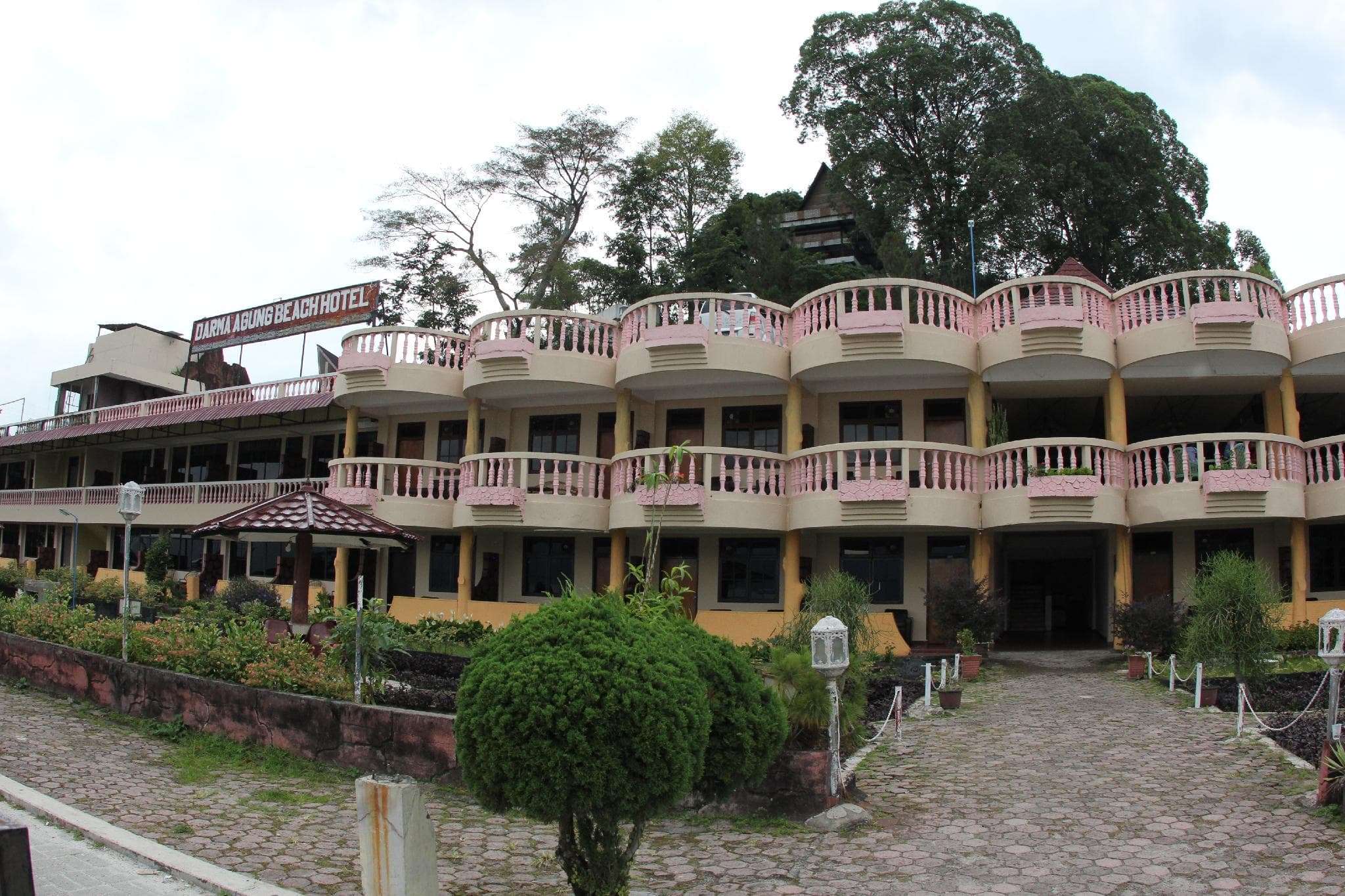 Darma Agung Beach Hotel Parapat