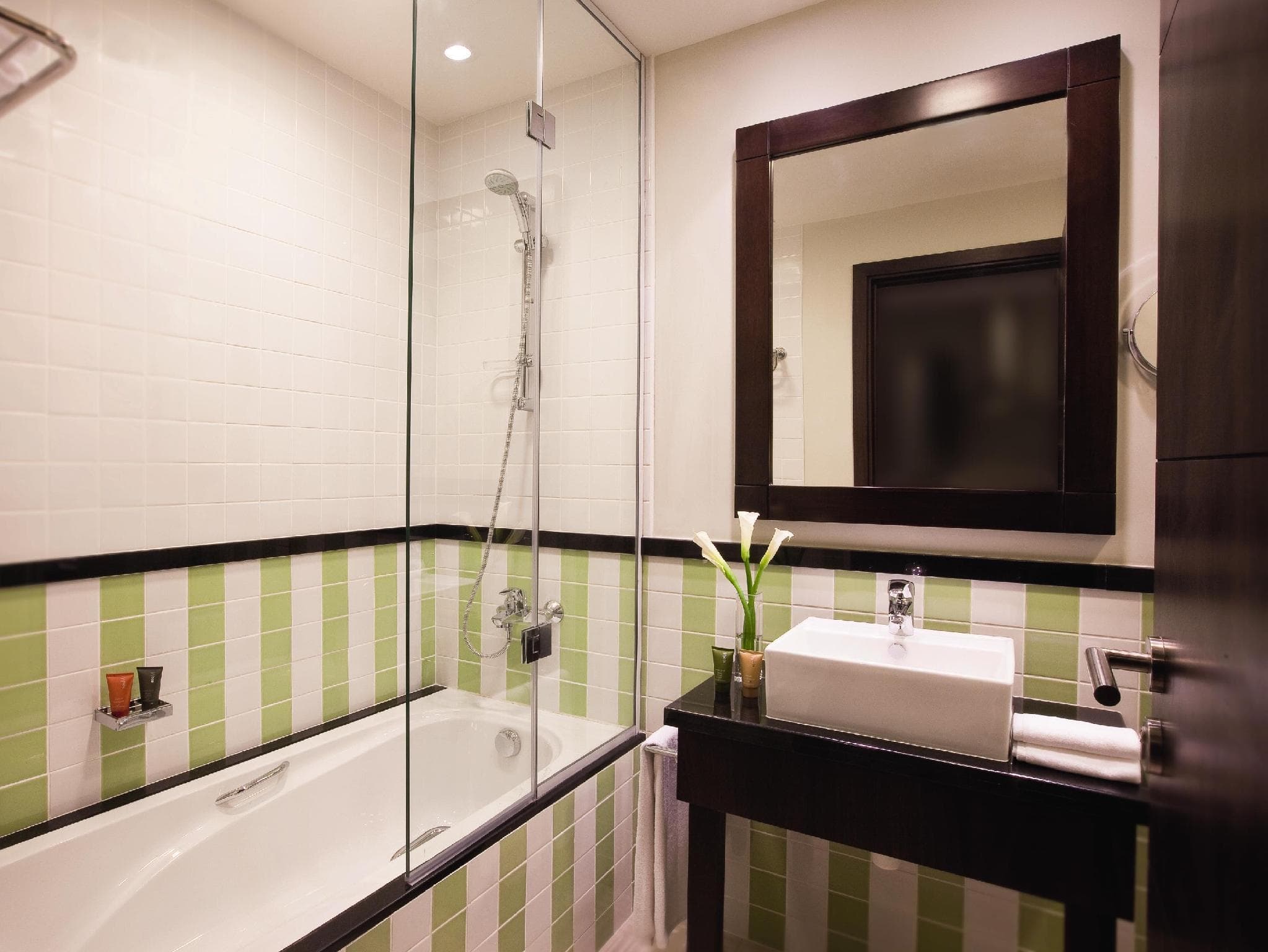 Movenpick Hotel Apartments Al Mamzar Dubai photo 2