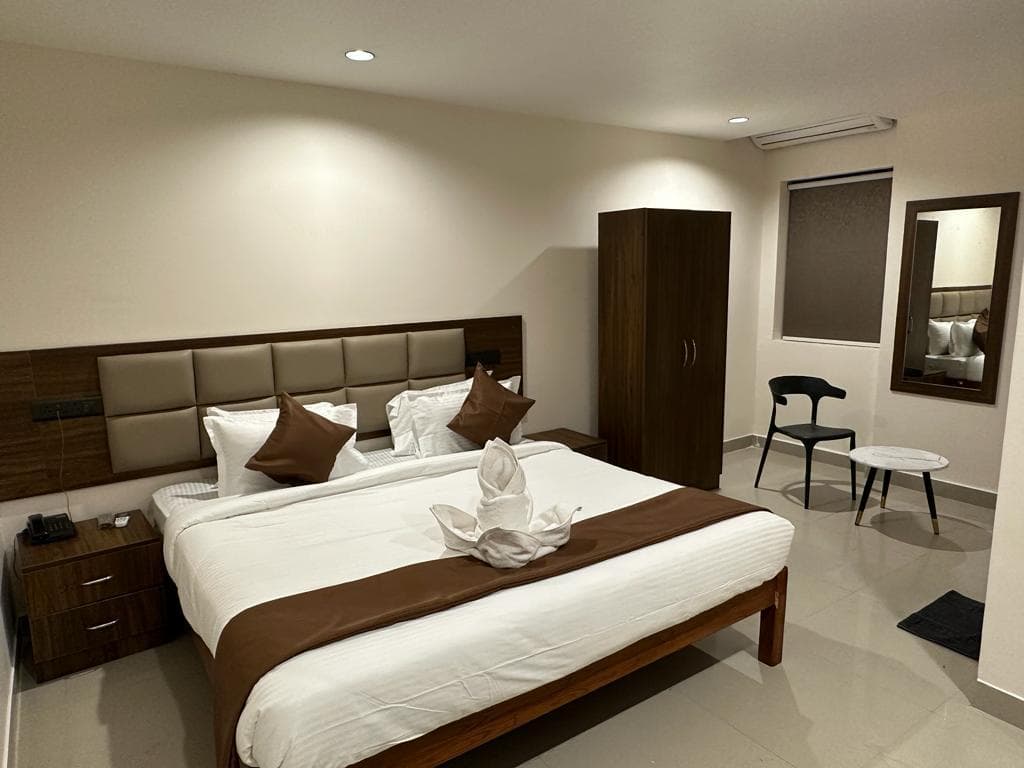 The Elite Hotel photo 2
