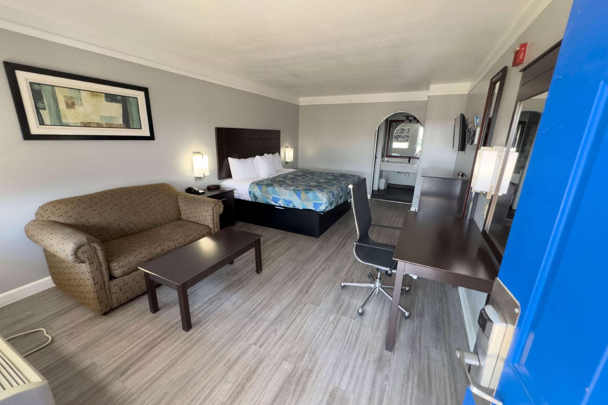 Days Inn by Wyndham Gonzales photo 2
