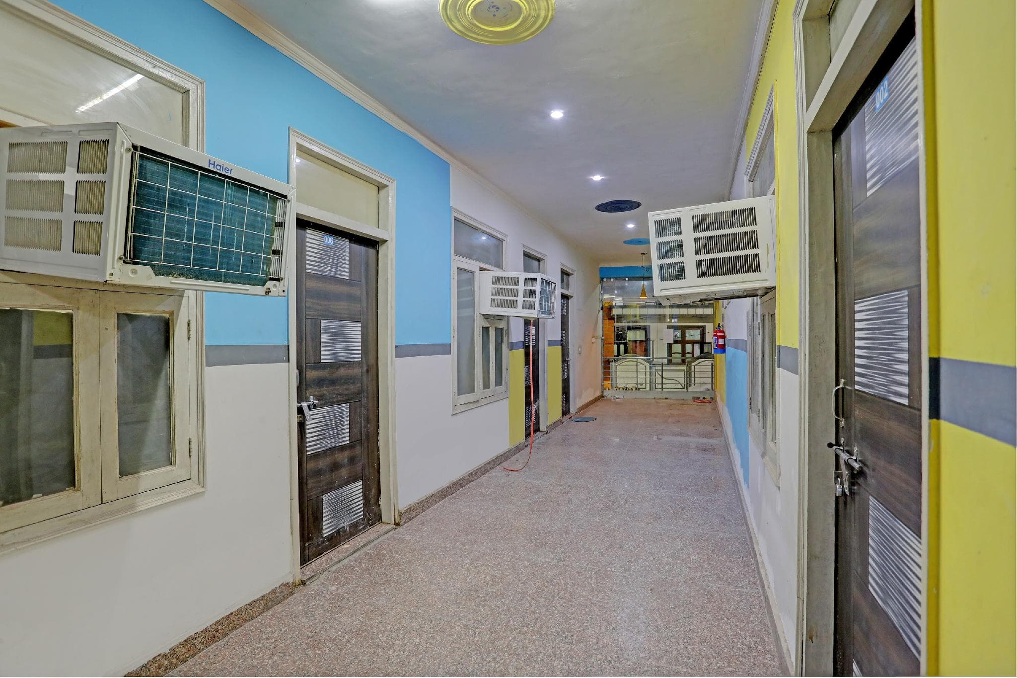 Hotel O Wamson Alpha Co living Stays
